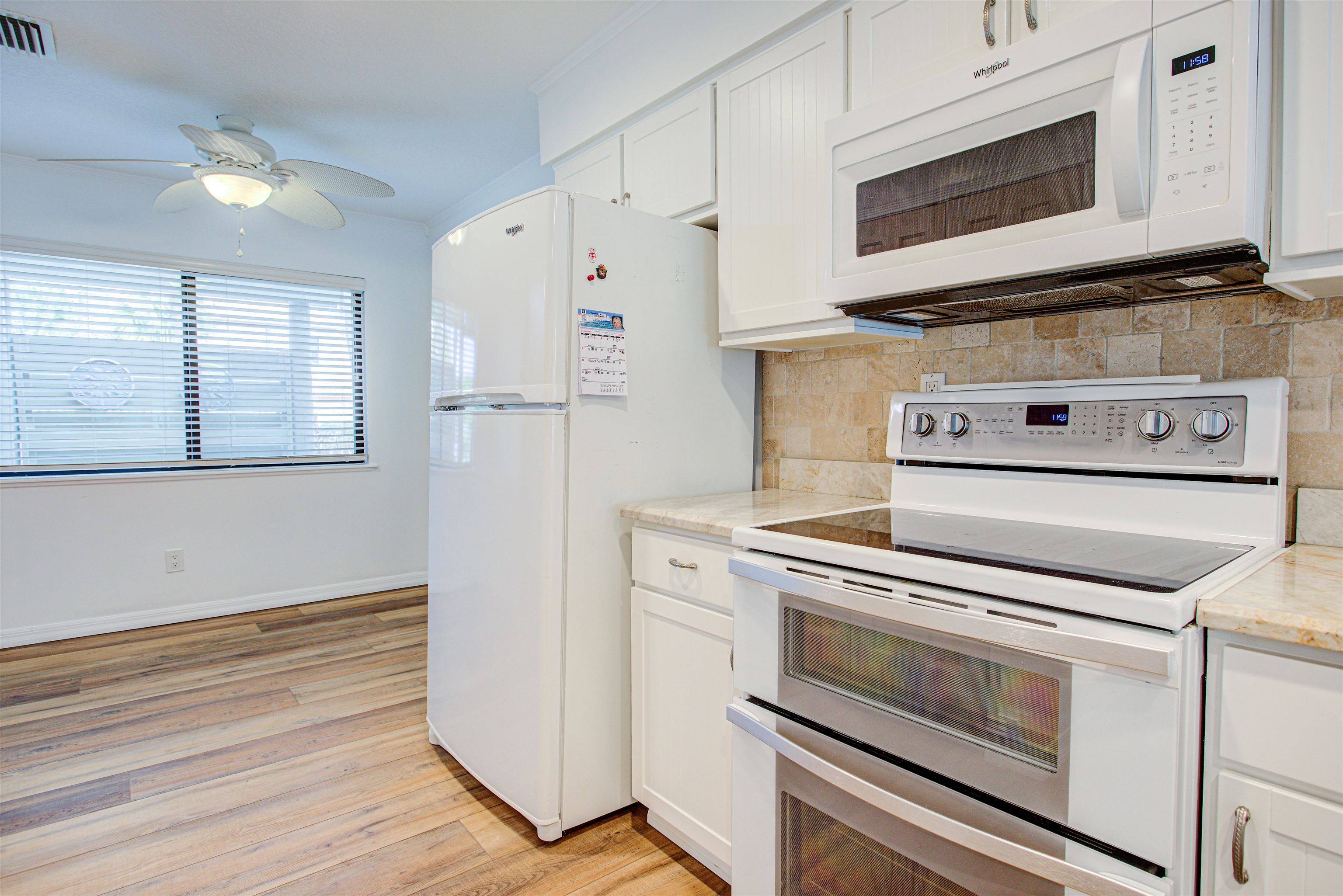 Image 14 of 54 For 94 Village Del Prado Cir