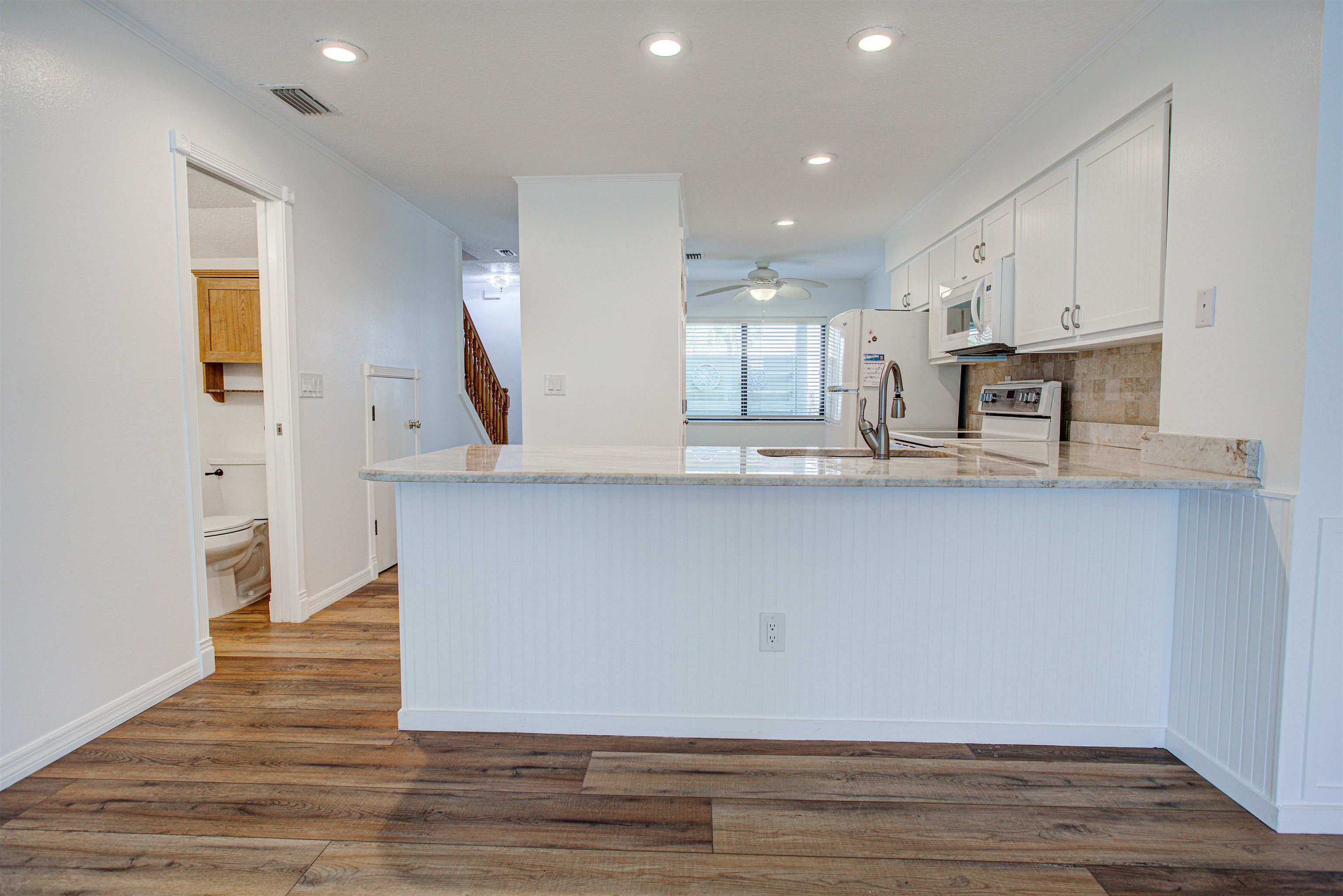 Image 21 of 54 For 94 Village Del Prado Cir