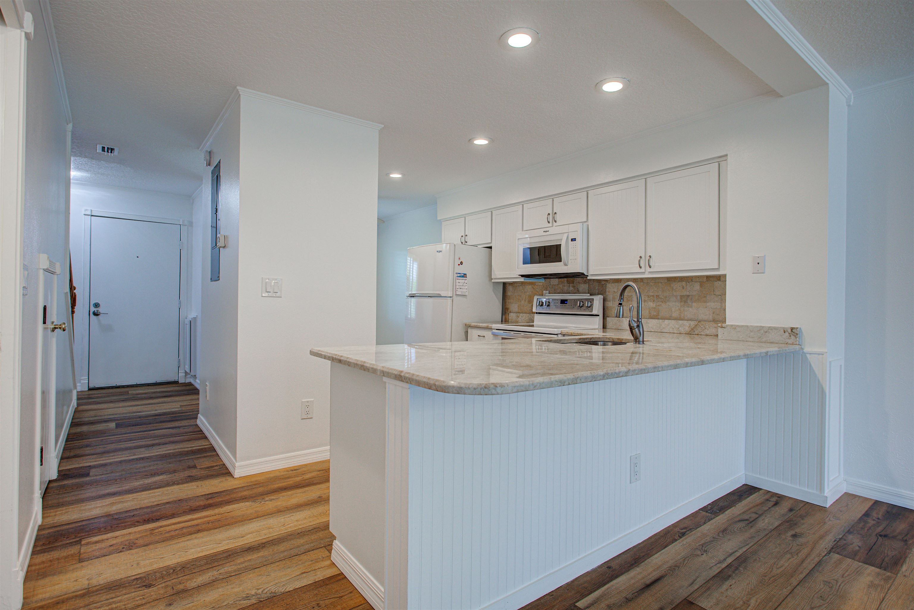 Image 22 of 54 For 94 Village Del Prado Cir