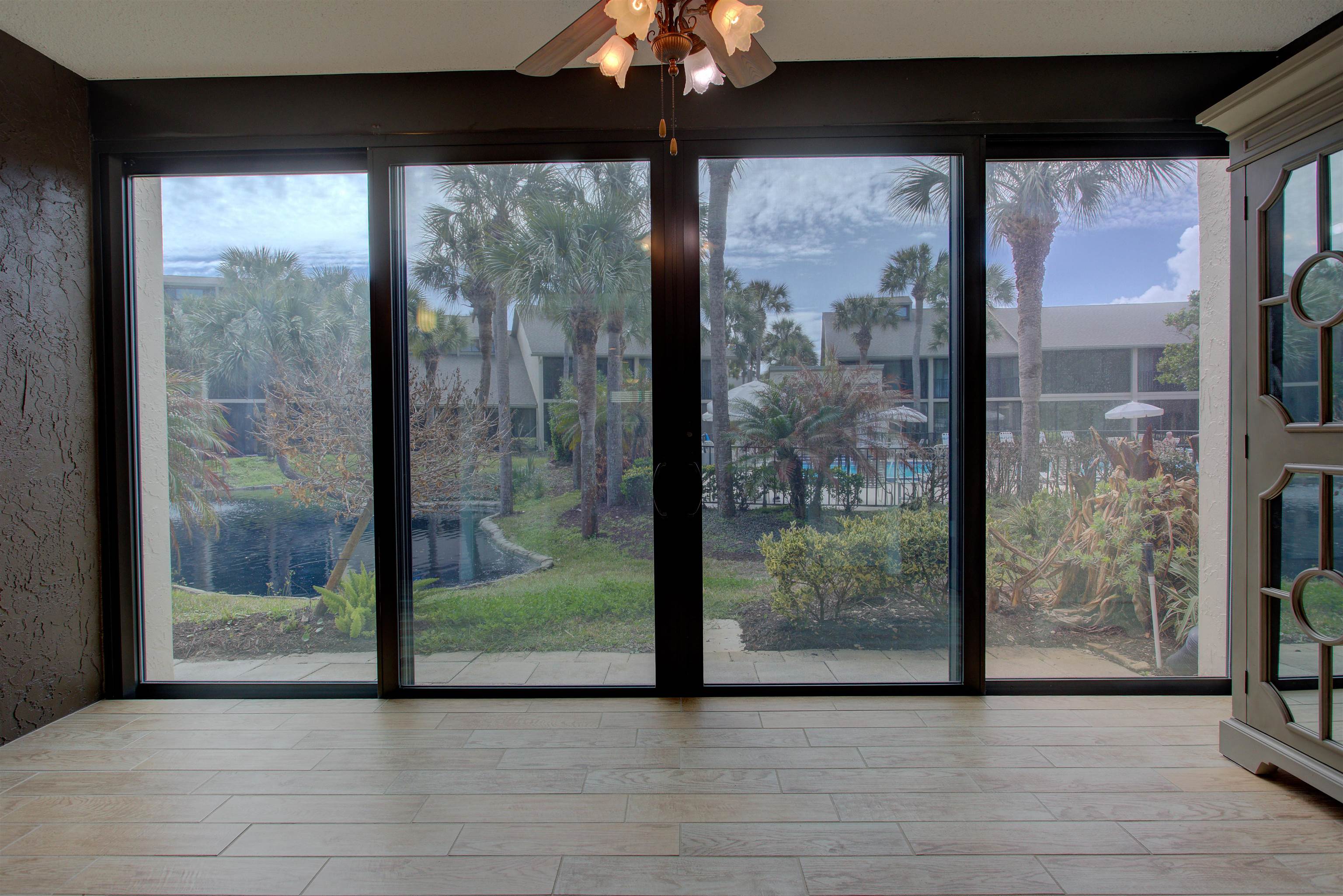 Image 27 of 54 For 94 Village Del Prado Cir