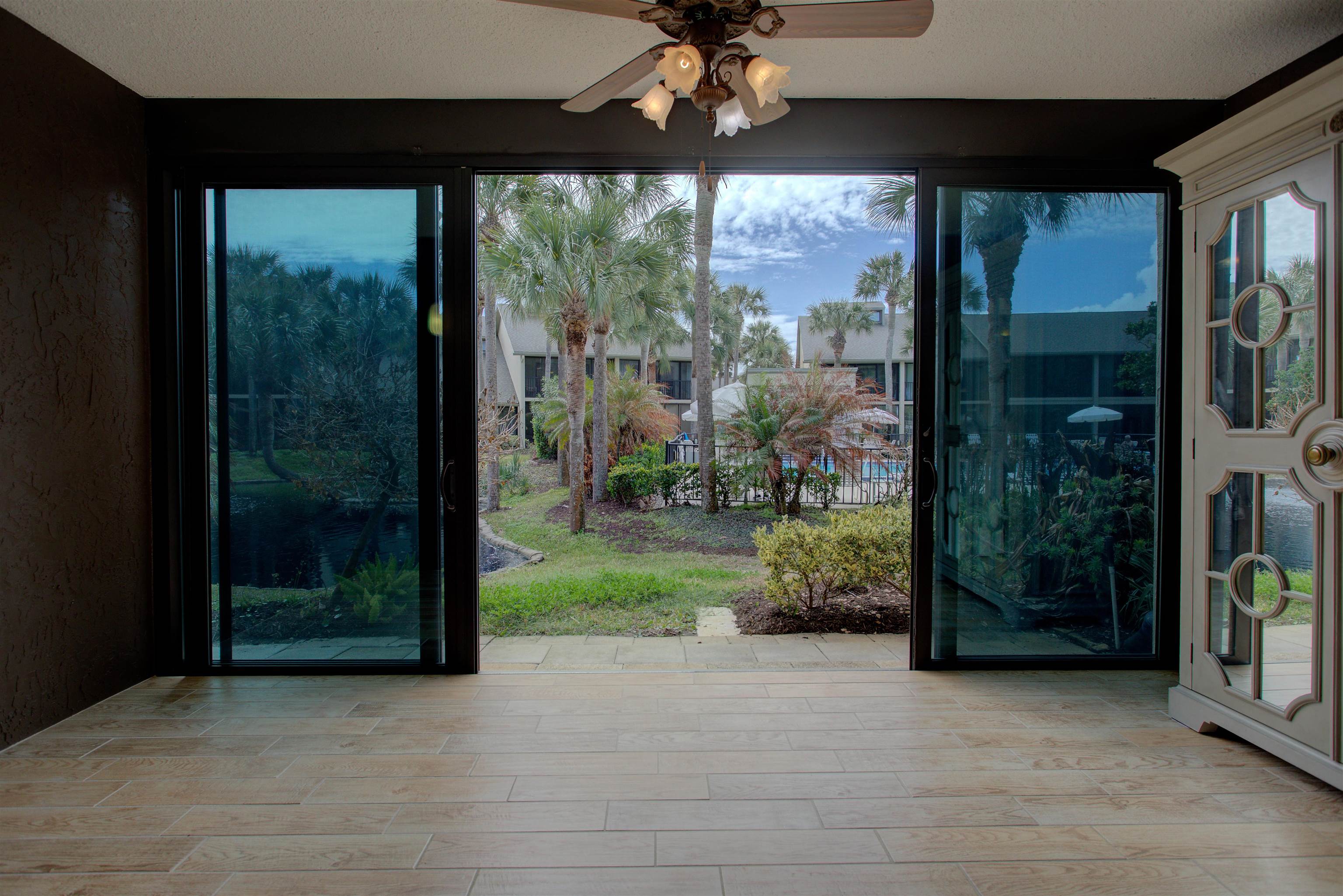 Image 29 of 54 For 94 Village Del Prado Cir