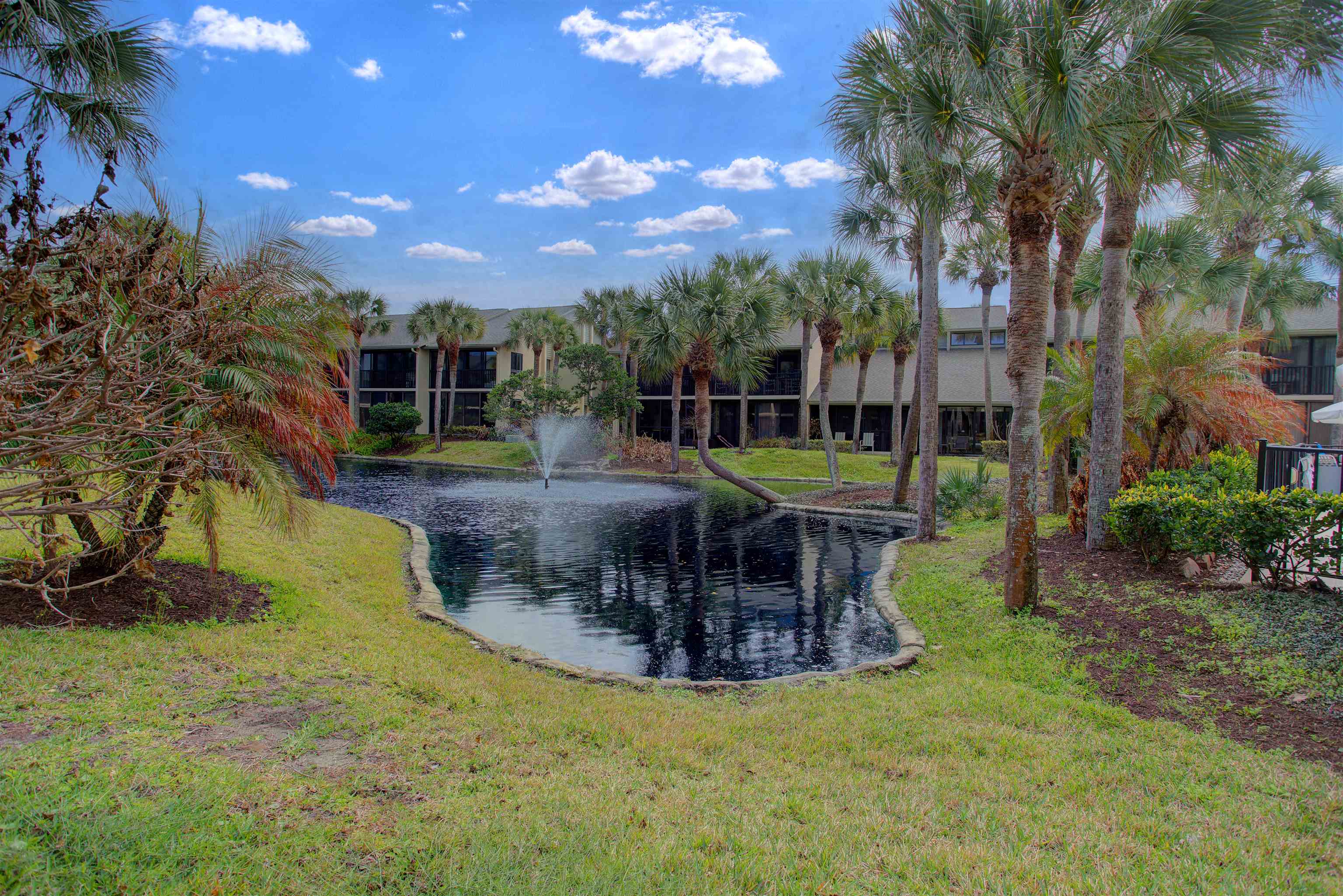 Image 32 of 54 For 94 Village Del Prado Cir