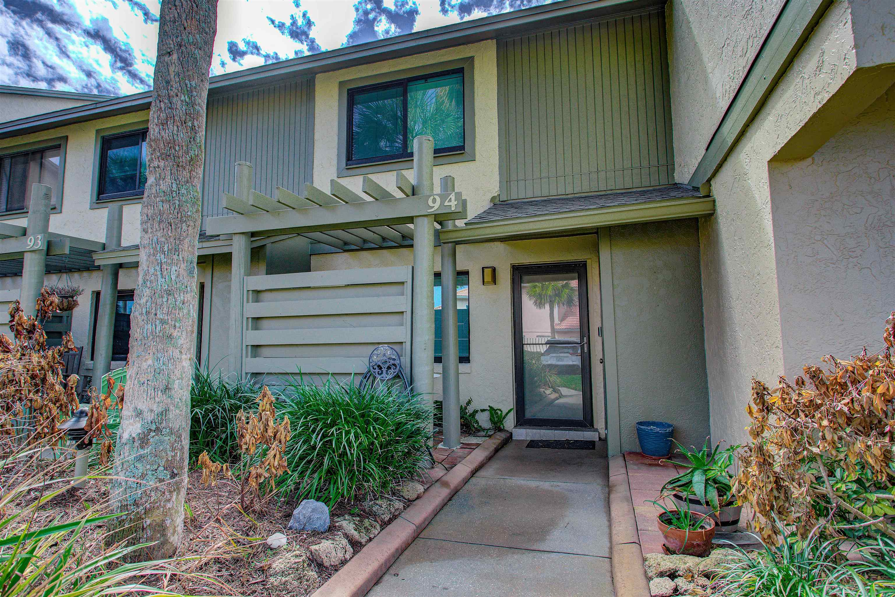 Image 4 of 54 For 94 Village Del Prado Cir