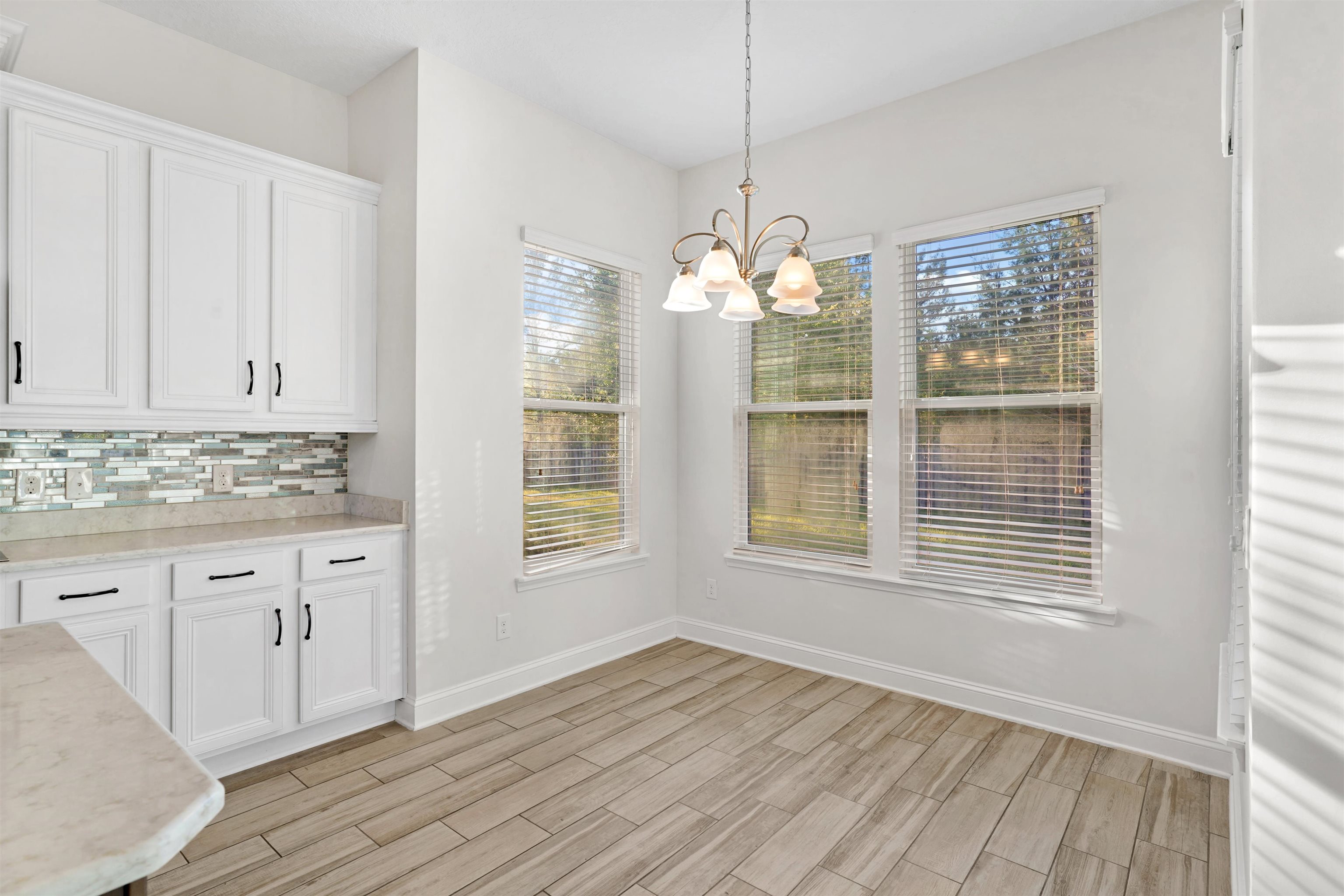 Image 13 of 38 For 324 Shadowwood Dr N