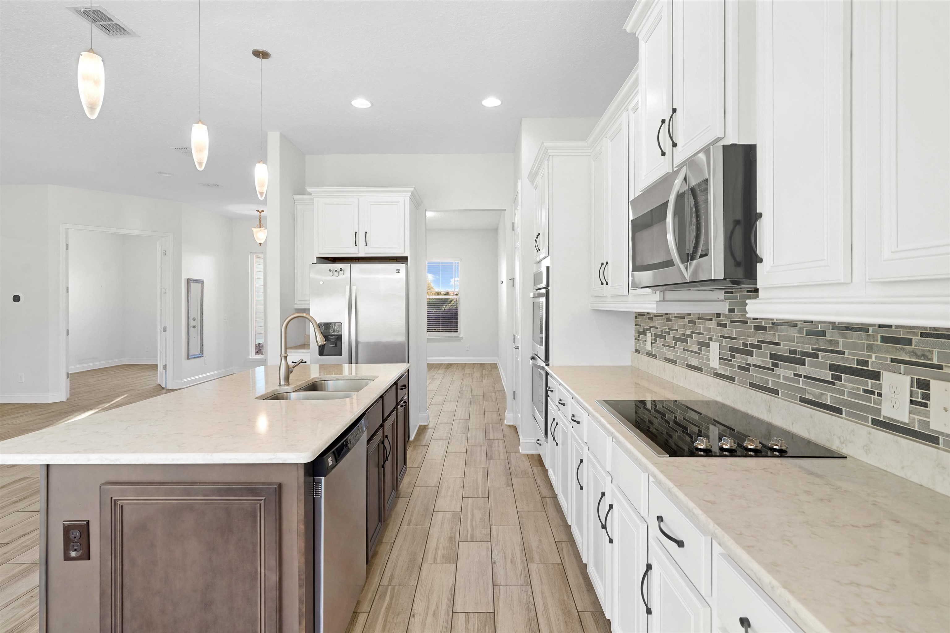 Image 15 of 38 For 324 Shadowwood Dr N