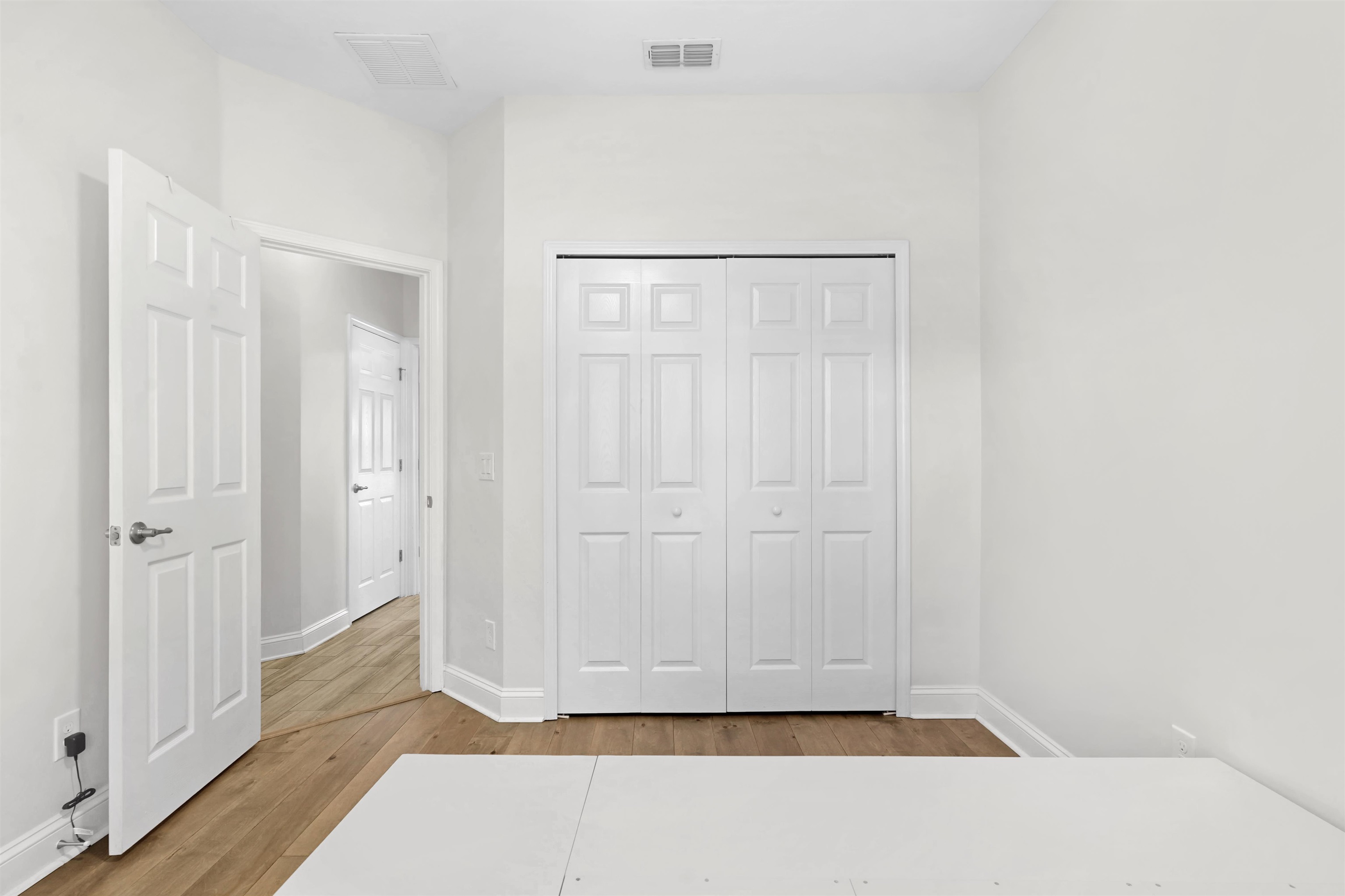 Image 26 of 38 For 324 Shadowwood Dr N