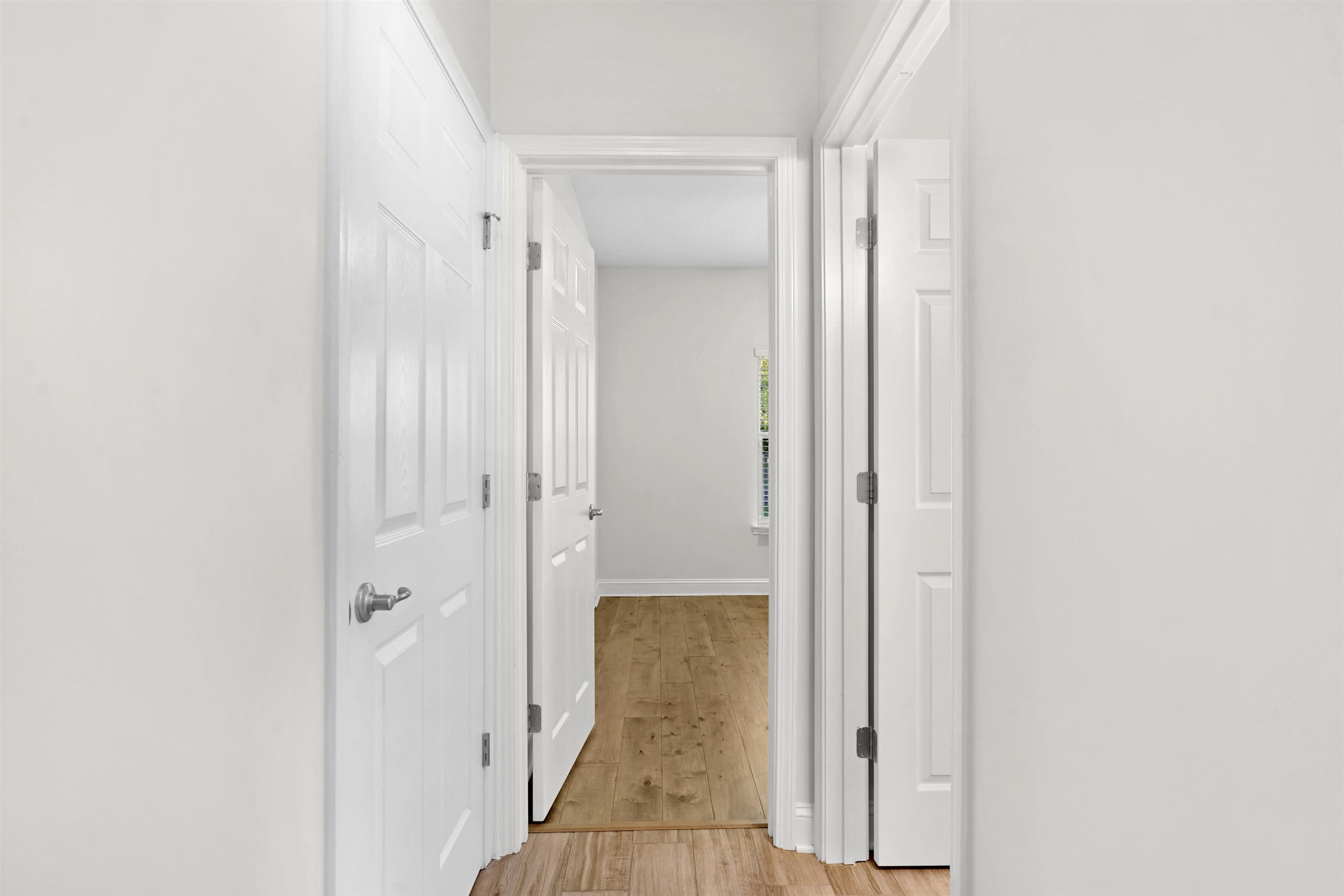 Image 27 of 38 For 324 Shadowwood Dr N