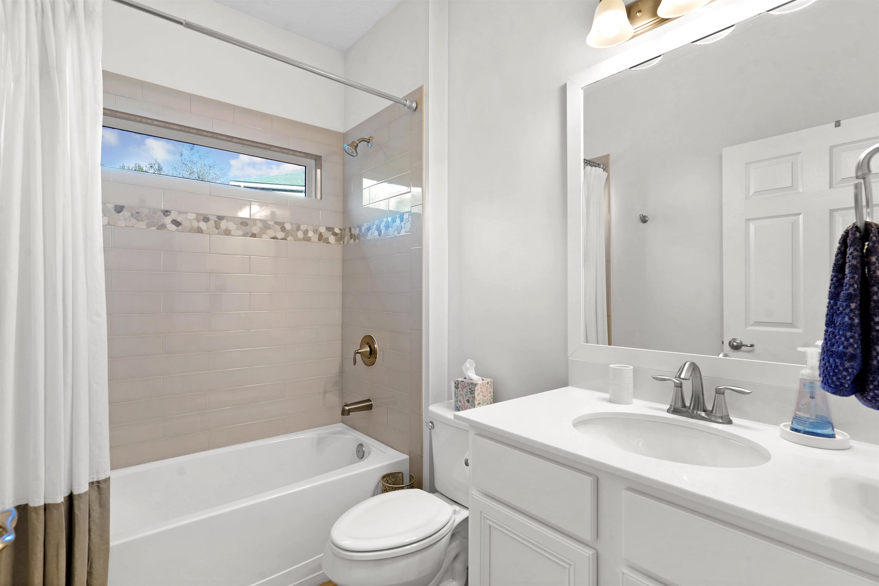 Image 28 of 38 For 324 Shadowwood Dr N