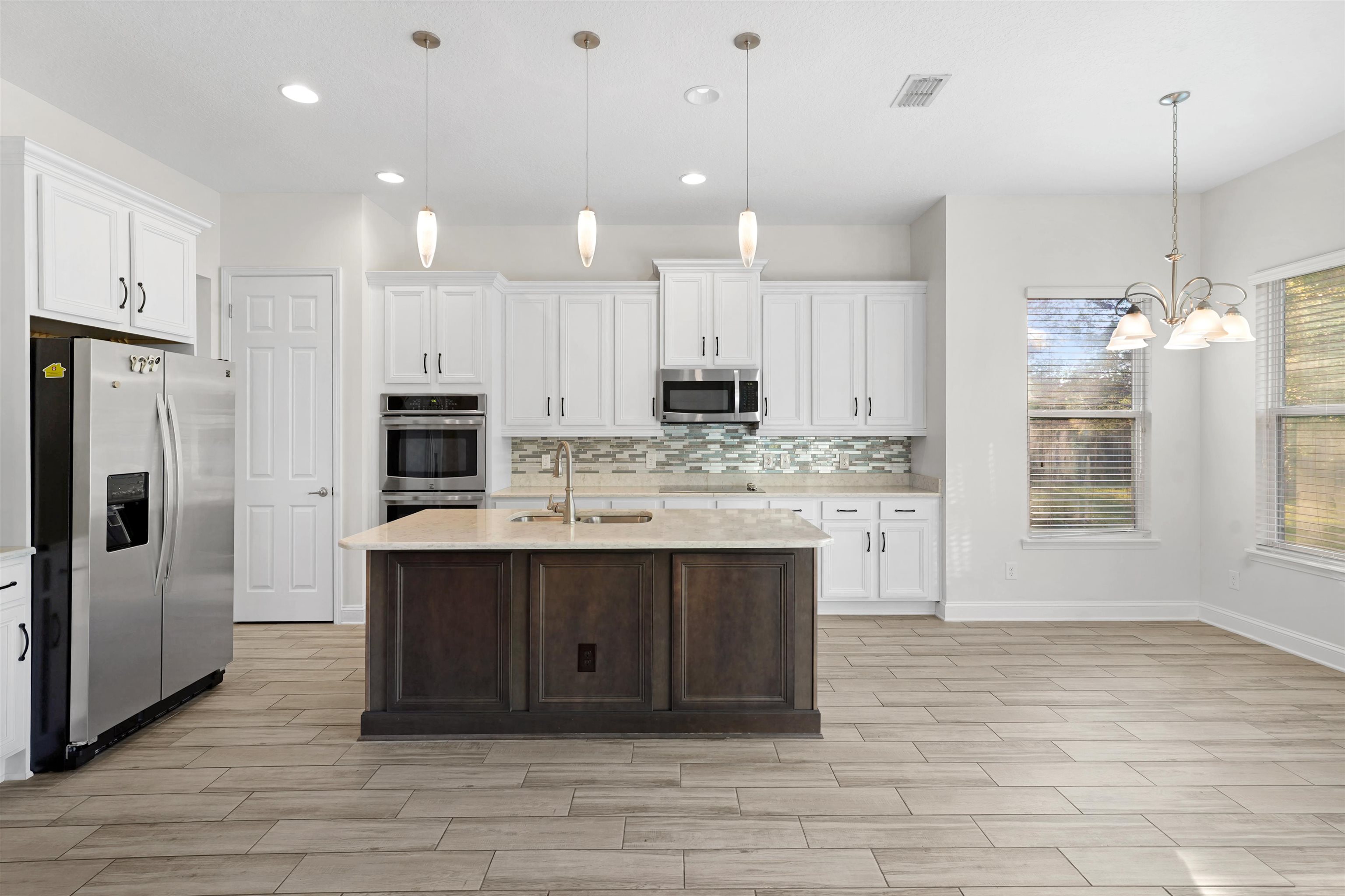 Image 3 of 38 For 324 Shadowwood Dr N