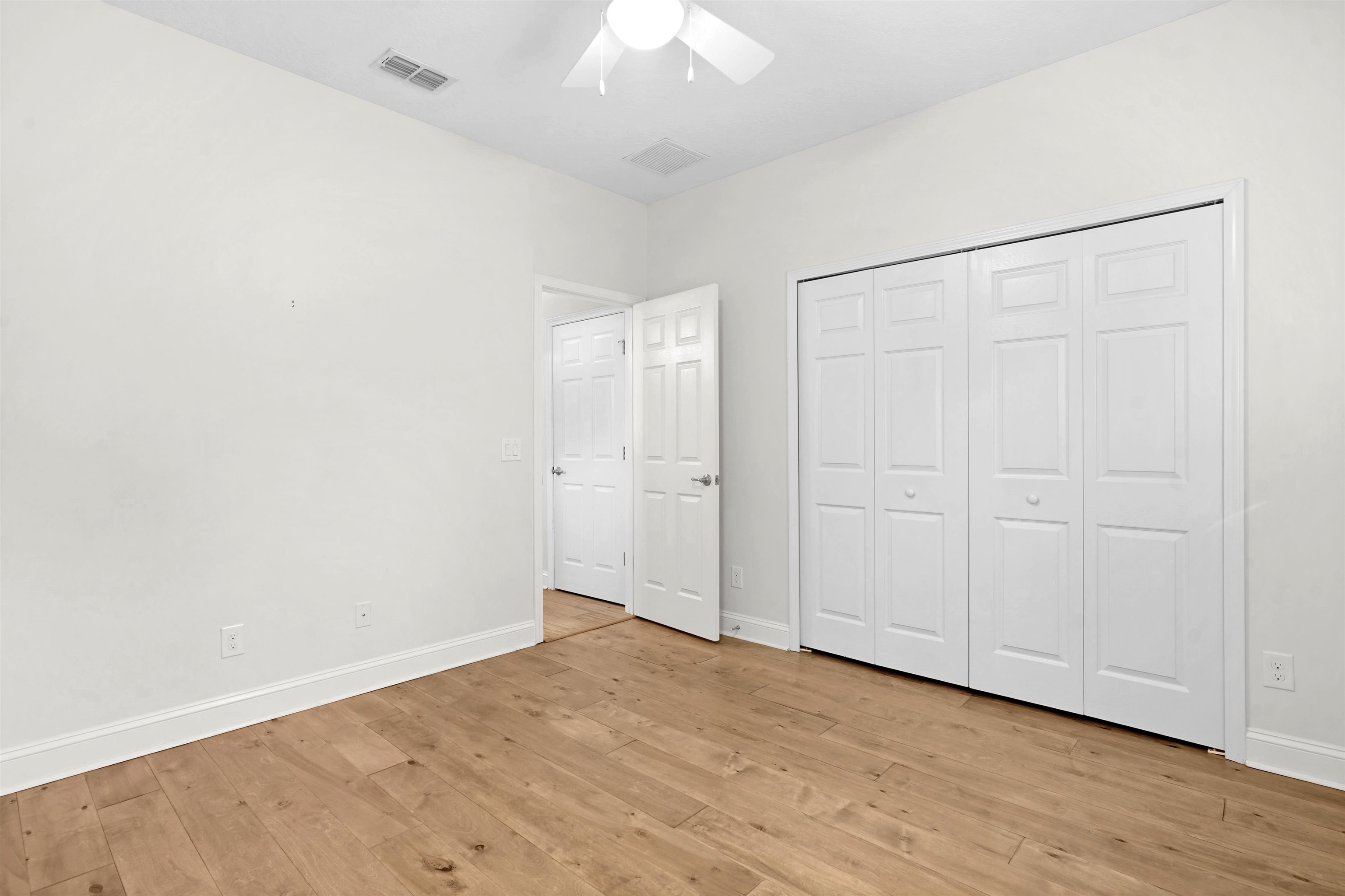 Image 30 of 38 For 324 Shadowwood Dr N