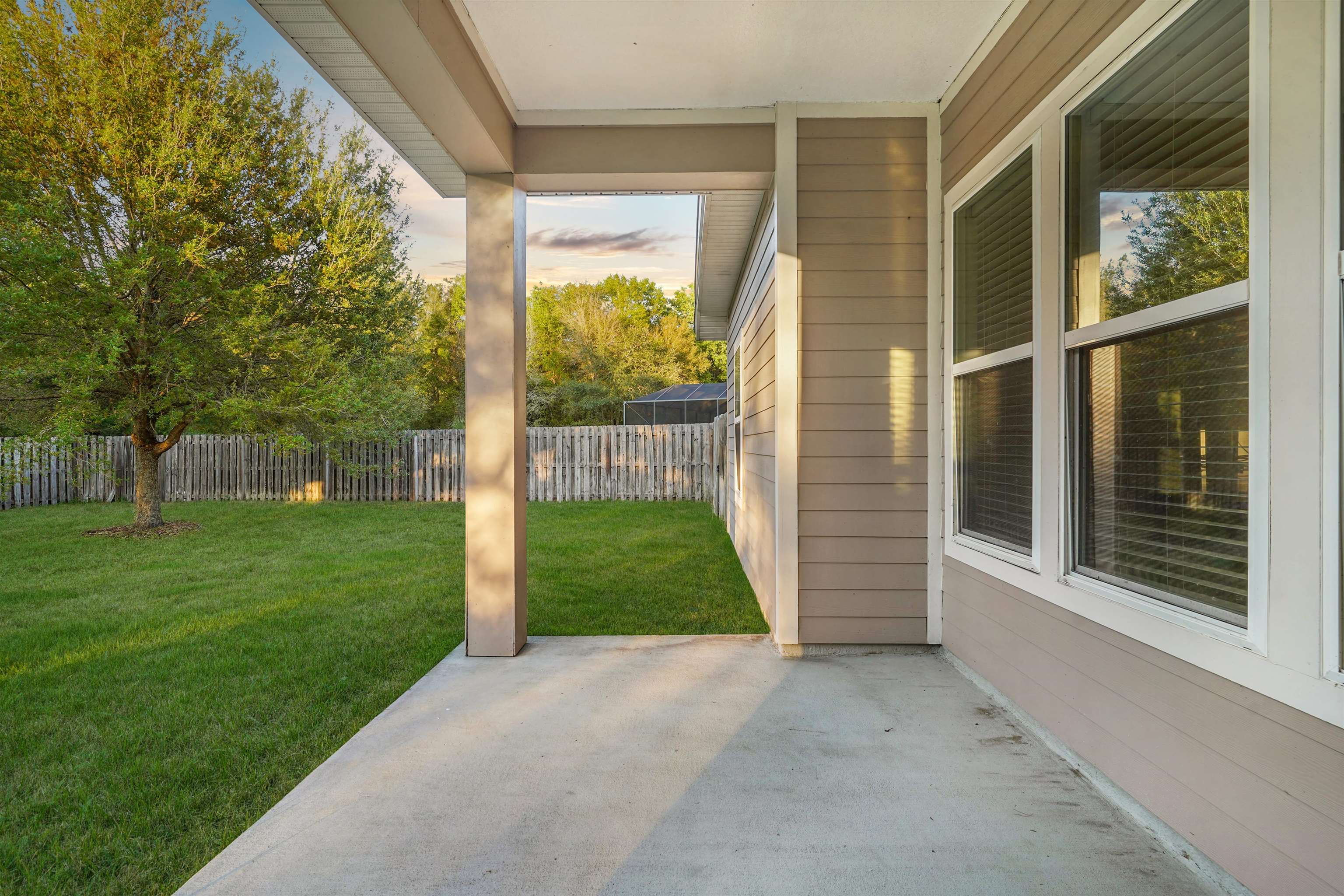 Image 31 of 38 For 324 Shadowwood Dr N