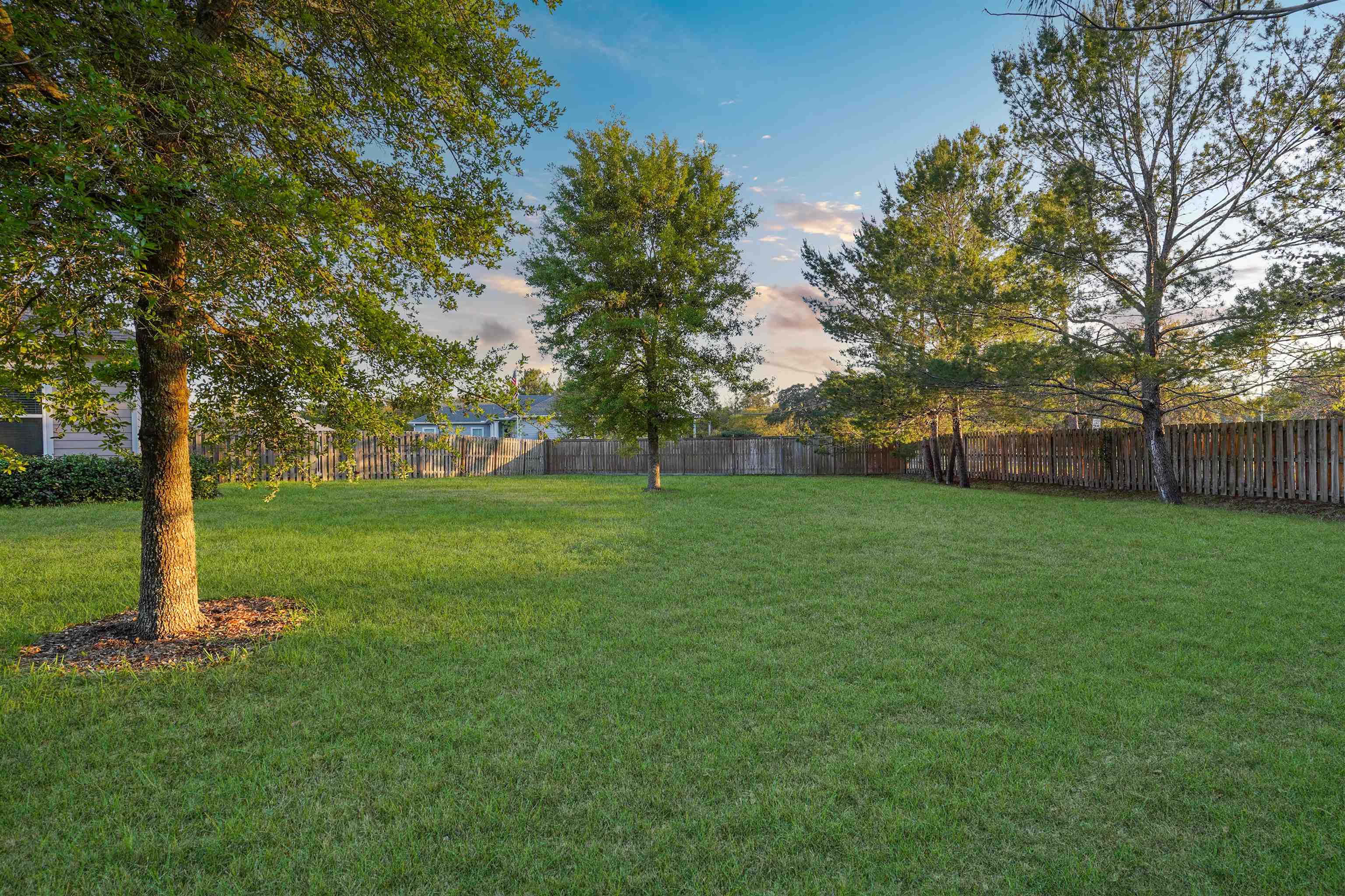 Image 33 of 38 For 324 Shadowwood Dr N