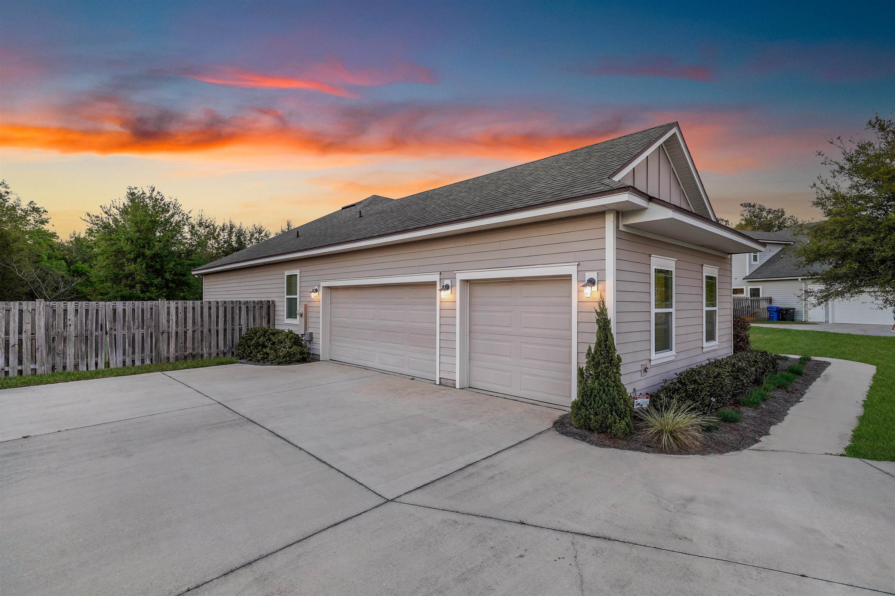 Image 36 of 38 For 324 Shadowwood Dr N