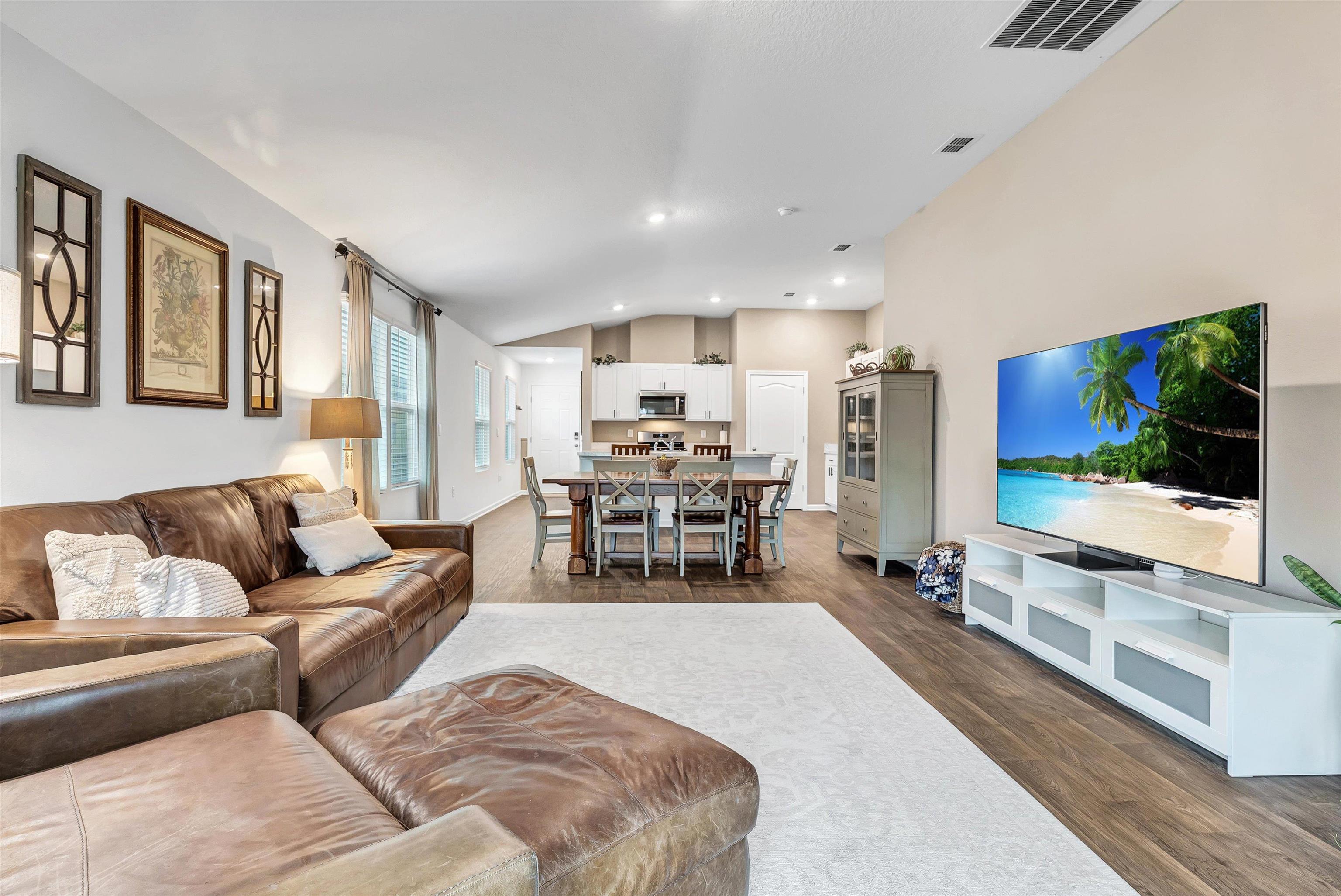 Image 18 of 63 For 210 Tordera Ln