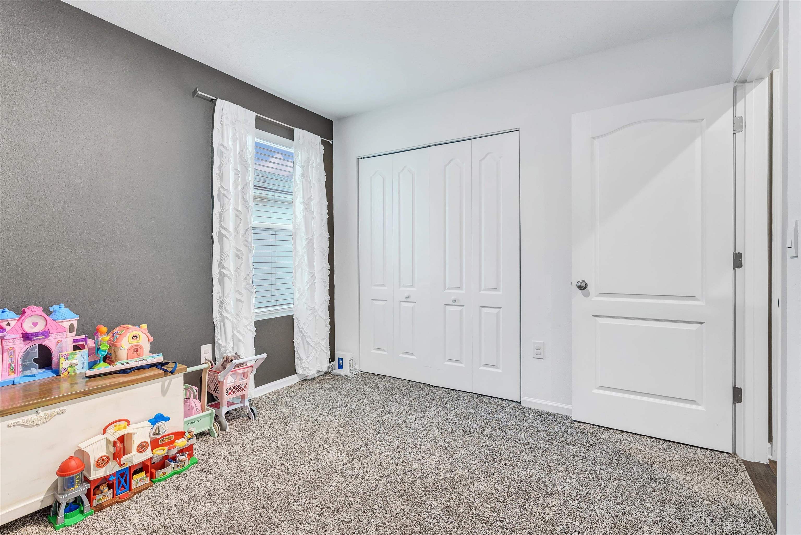 Image 25 of 63 For 210 Tordera Ln