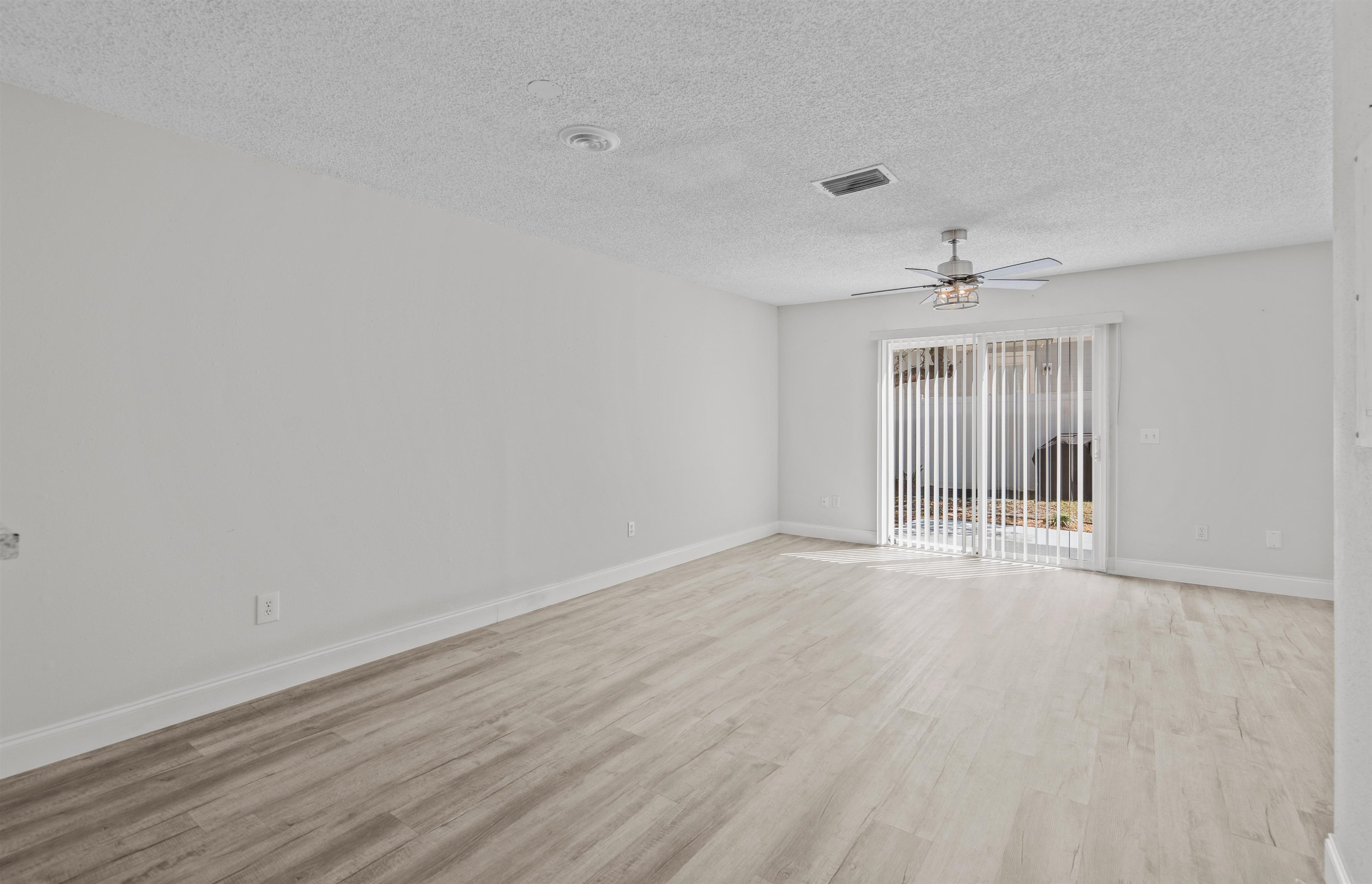 Image 10 of 33 For 9 Moultrie Creek Cir  9