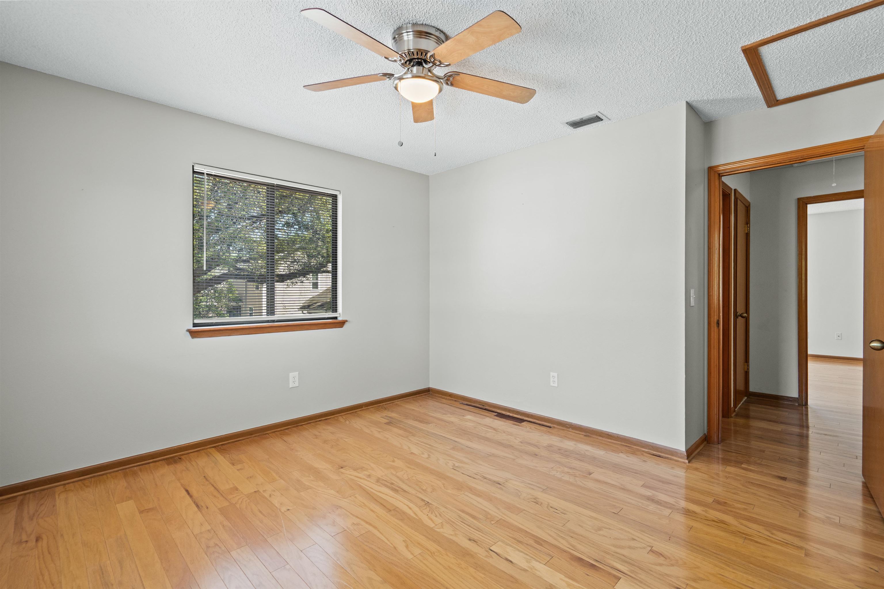 Image 18 of 33 For 9 Moultrie Creek Cir  9