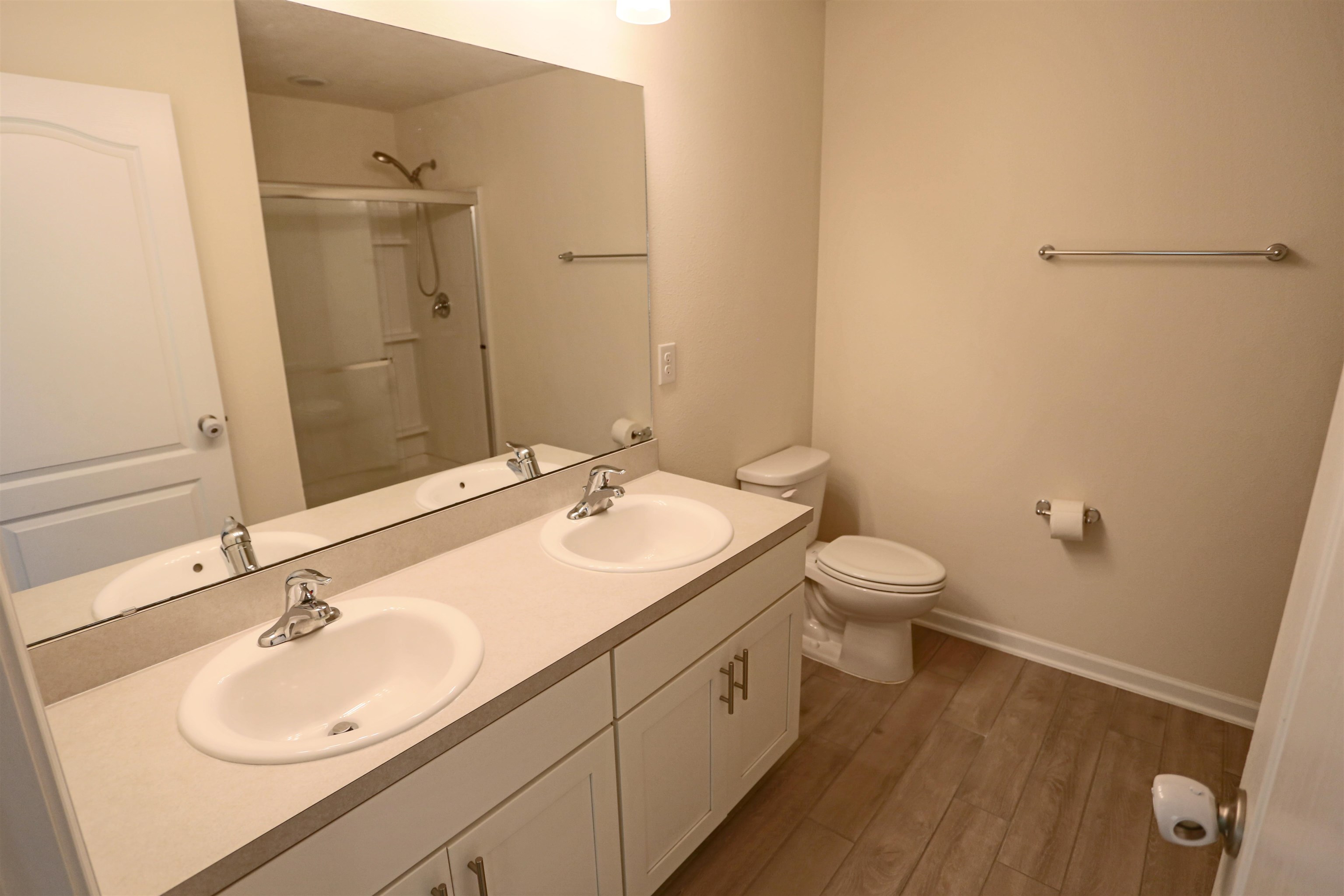 Image 14 of 32 For 323 Chasewood Dr