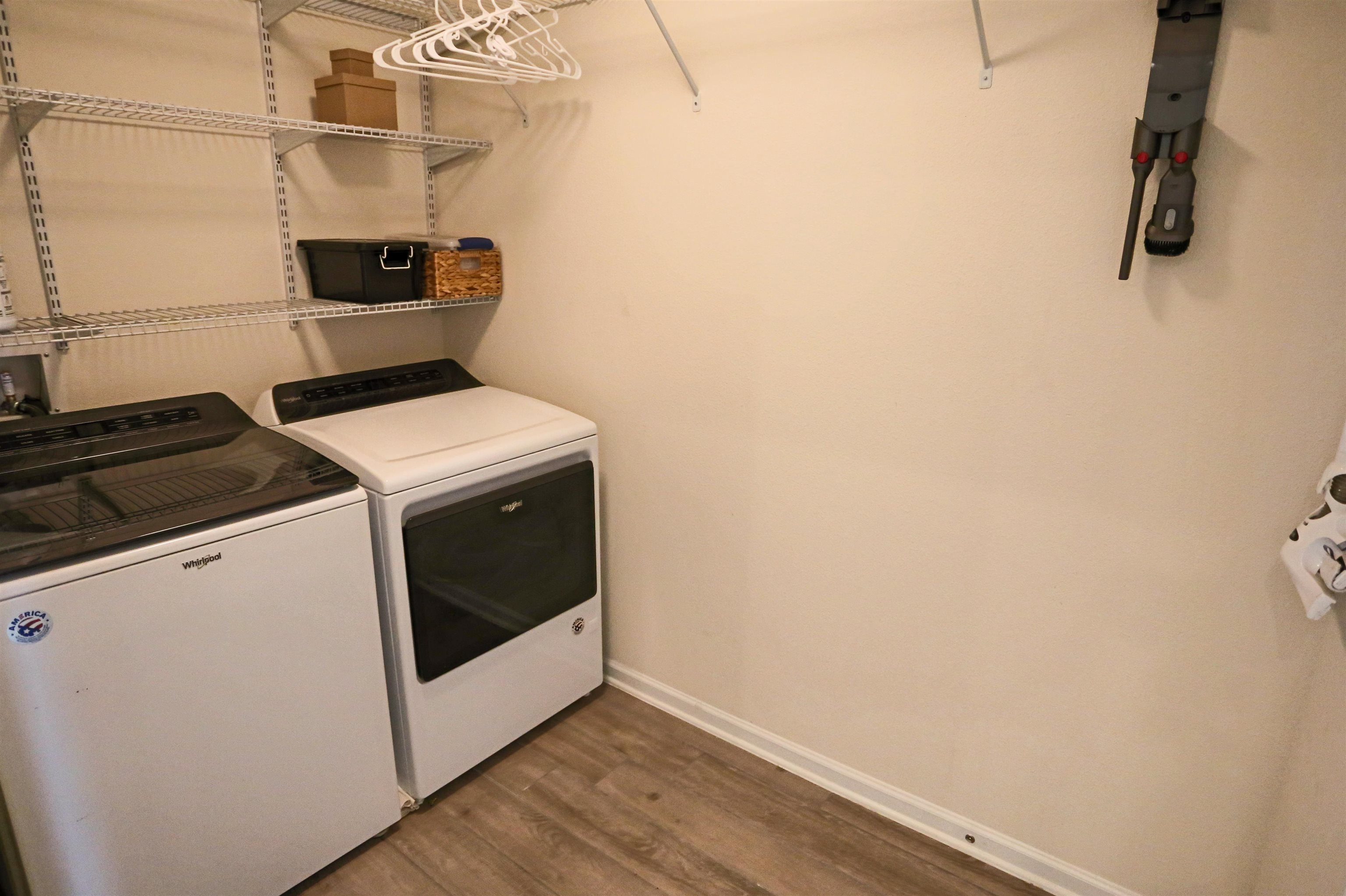 Image 21 of 32 For 323 Chasewood Dr