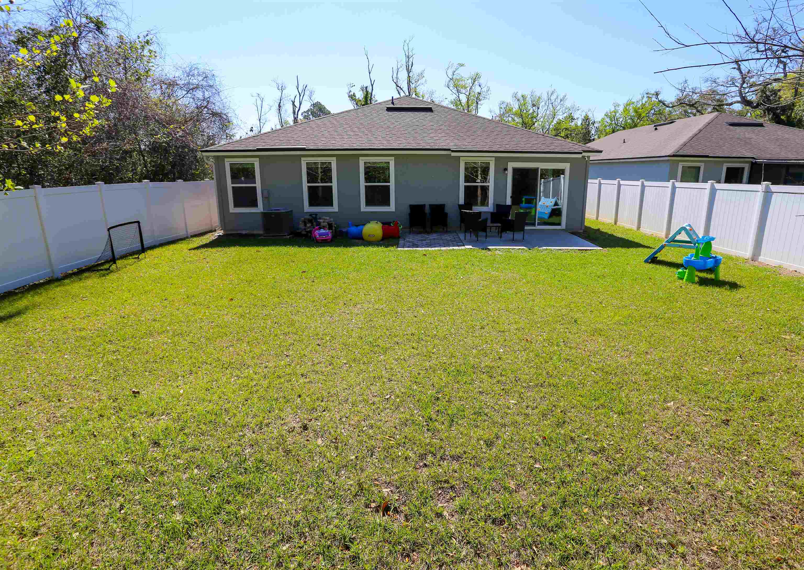 Image 23 of 32 For 323 Chasewood Dr