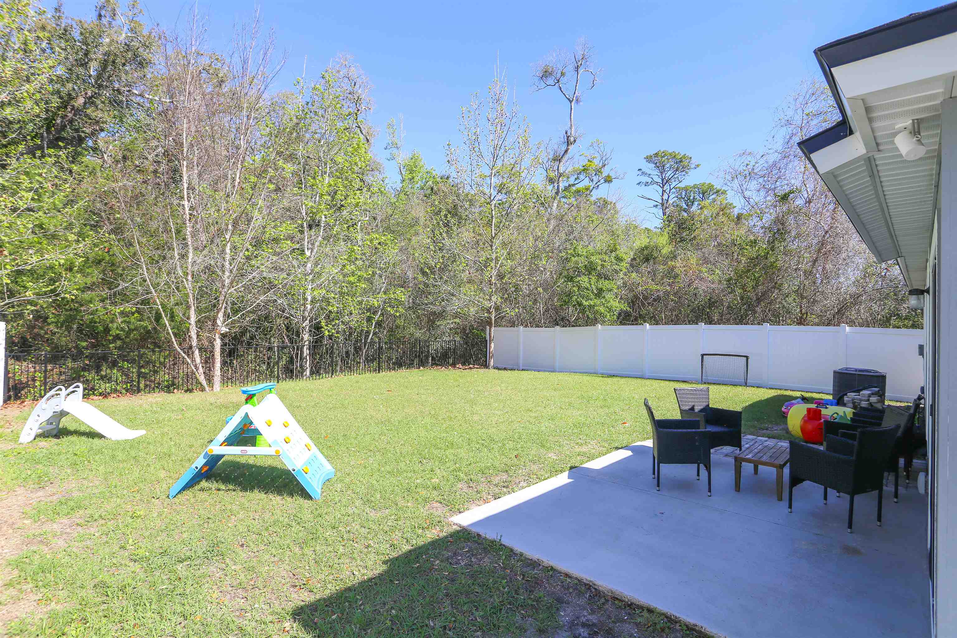 Image 25 of 32 For 323 Chasewood Dr