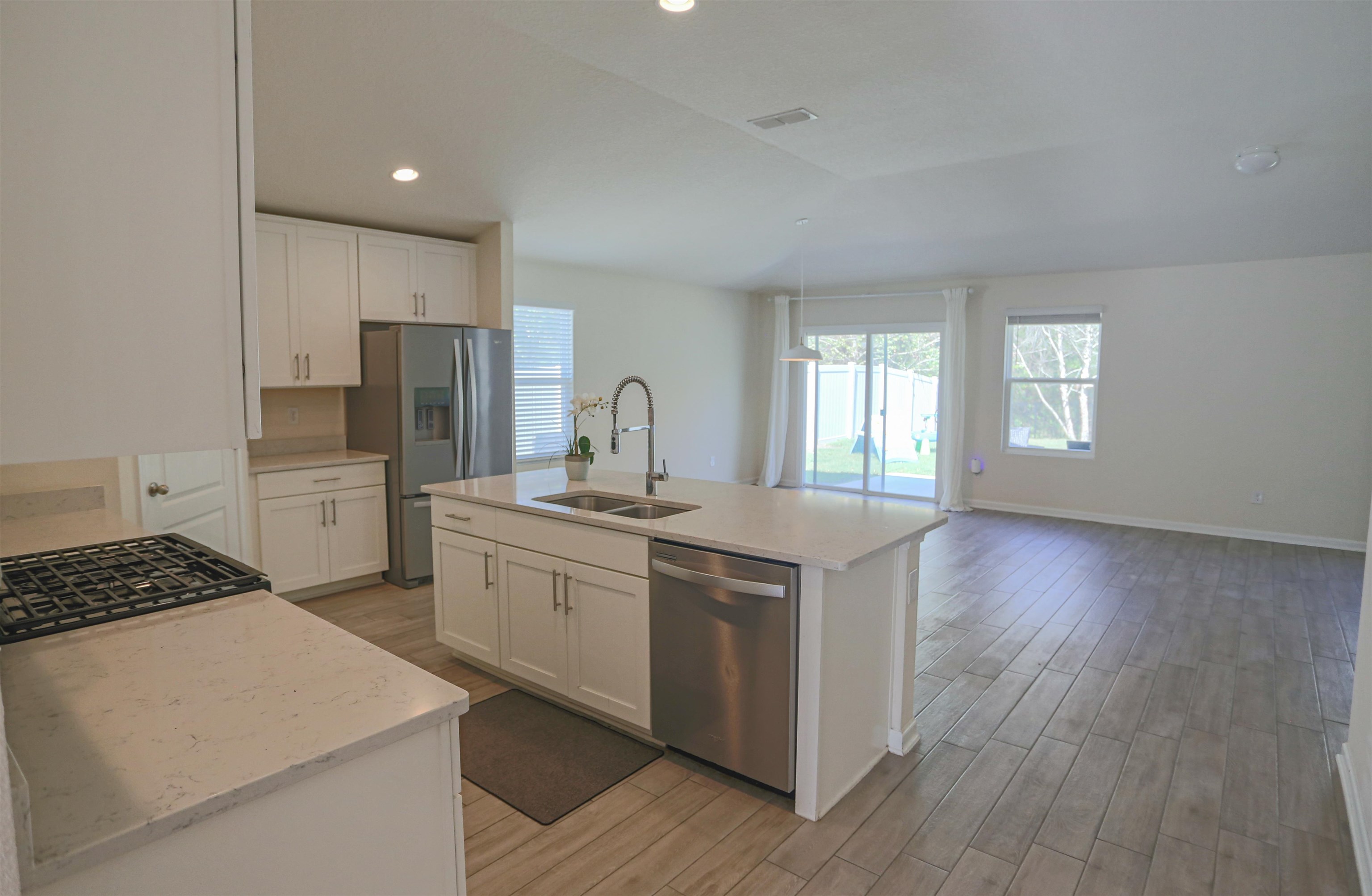 Image 6 of 32 For 323 Chasewood Dr