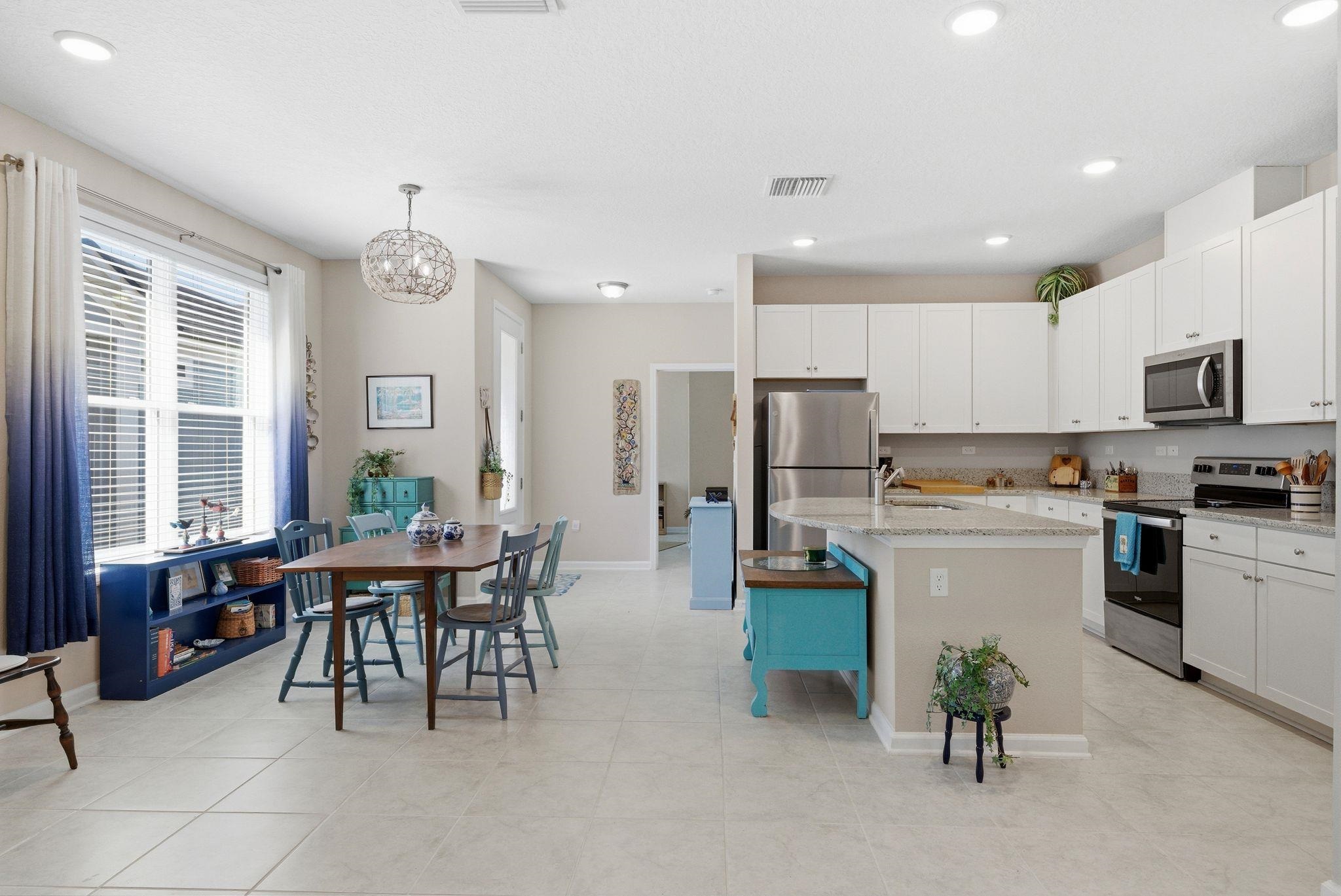 Image 15 of 71 For 192 Modesto Dr