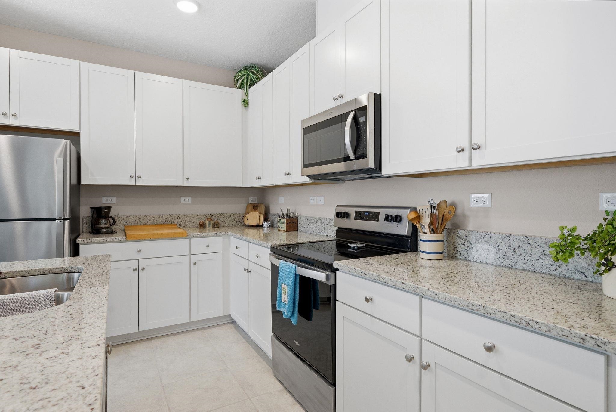 Image 21 of 71 For 192 Modesto Dr