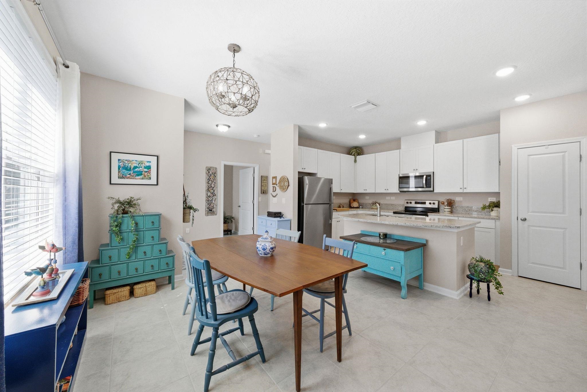 Image 3 of 71 For 192 Modesto Dr