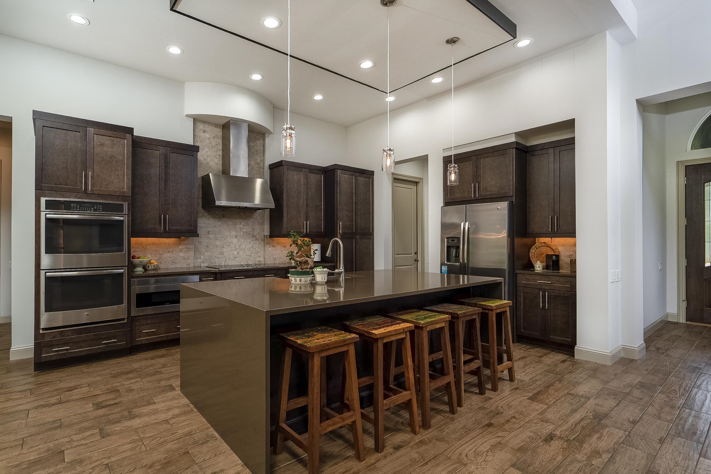 Image 12 of 58 For 300 La Crescenta Drive S