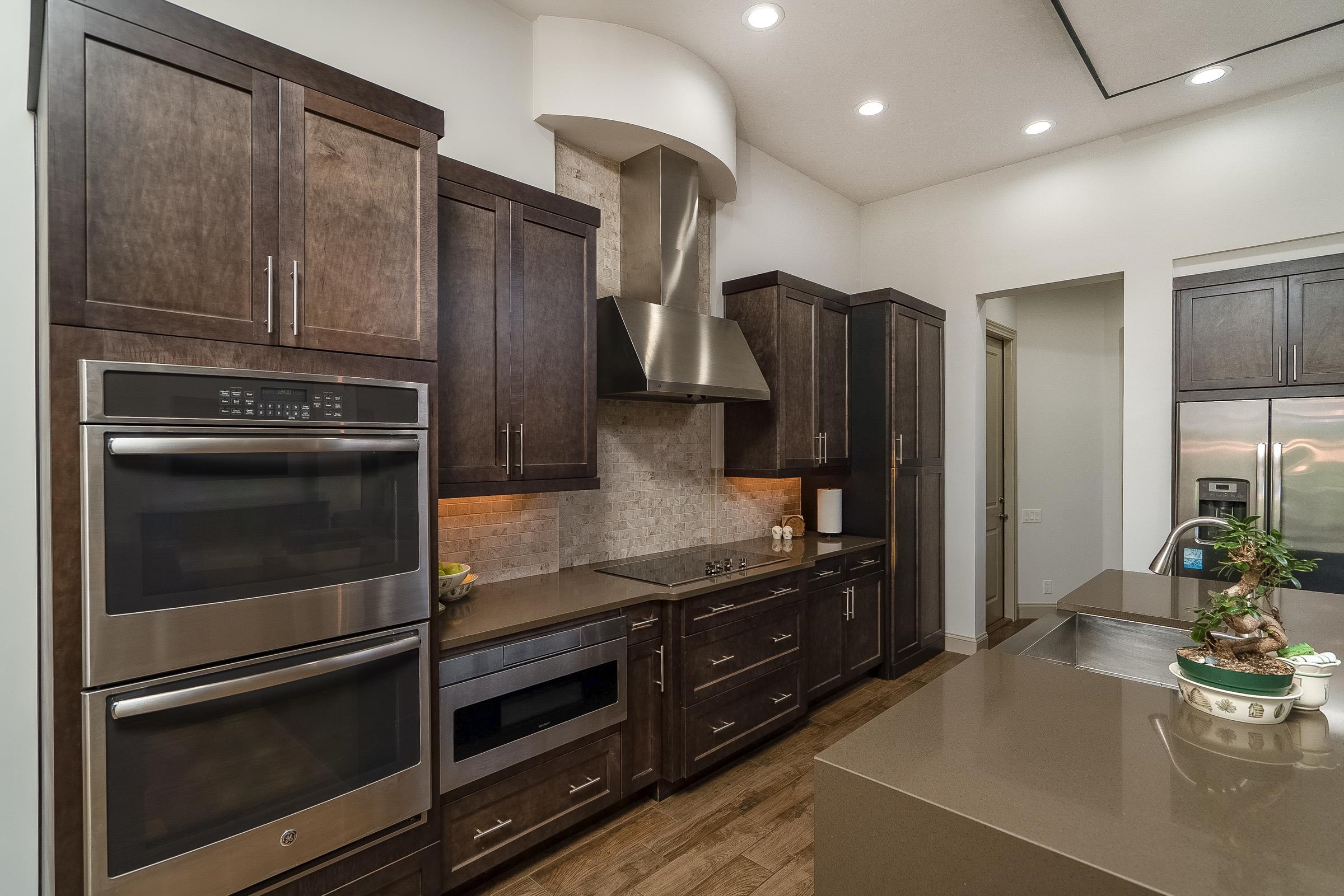 Image 13 of 58 For 300 La Crescenta Drive S