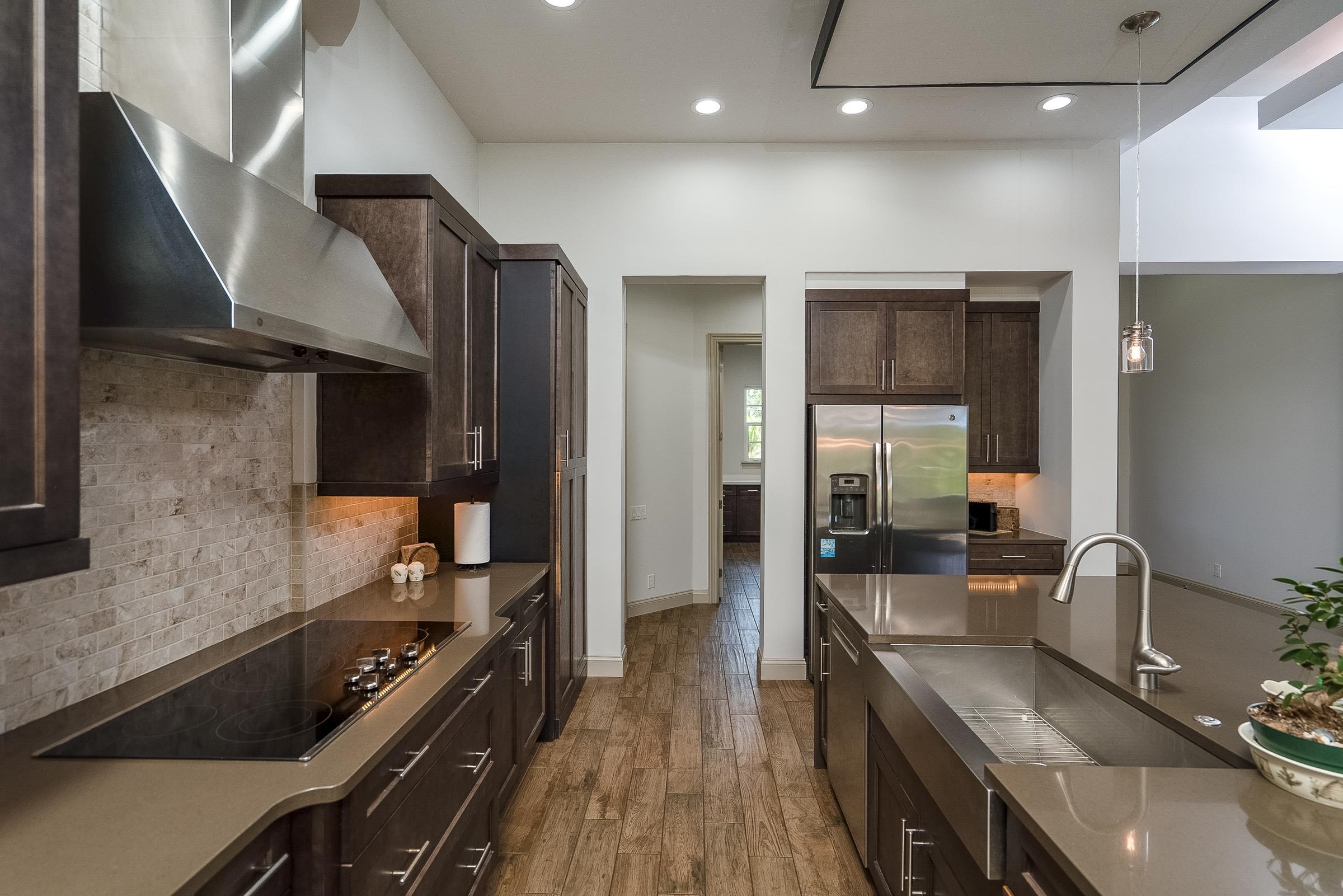 Image 15 of 58 For 300 La Crescenta Drive S