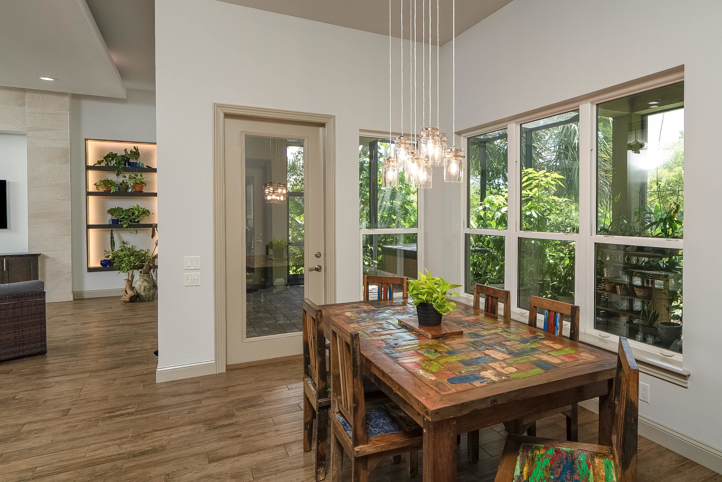 Image 16 of 58 For 300 La Crescenta Drive S