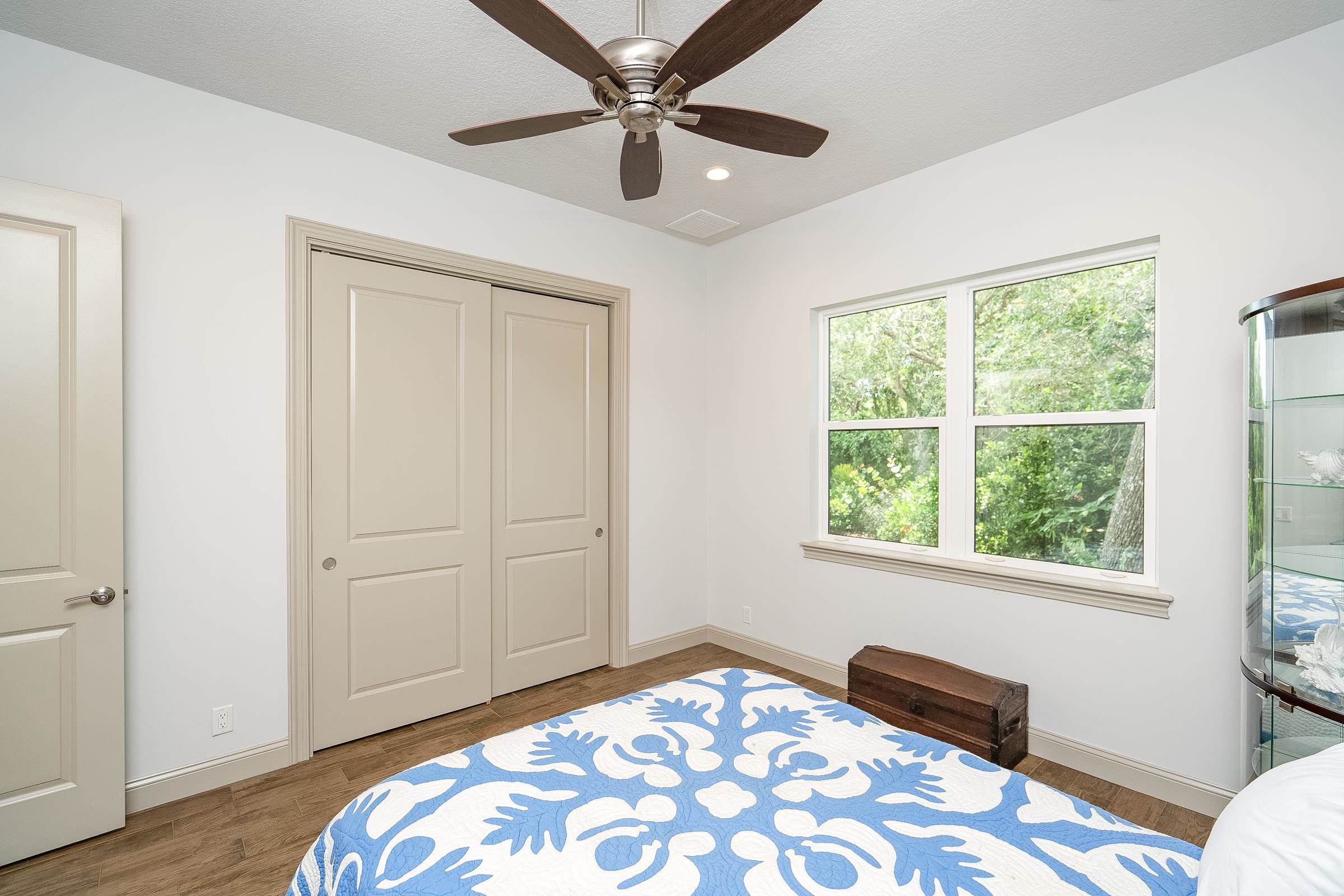 Image 23 of 58 For 300 La Crescenta Drive S