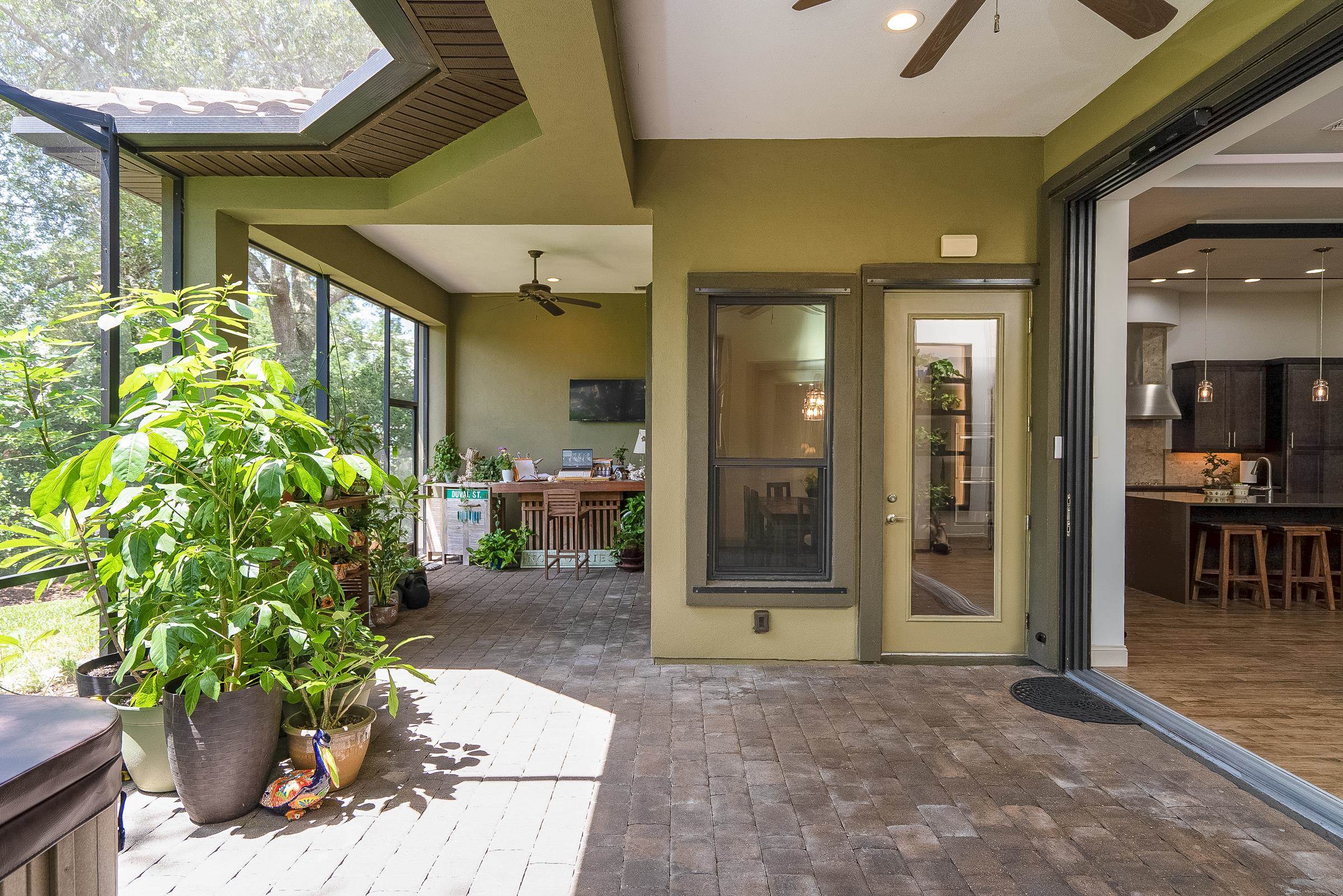 Image 31 of 58 For 300 La Crescenta Drive S