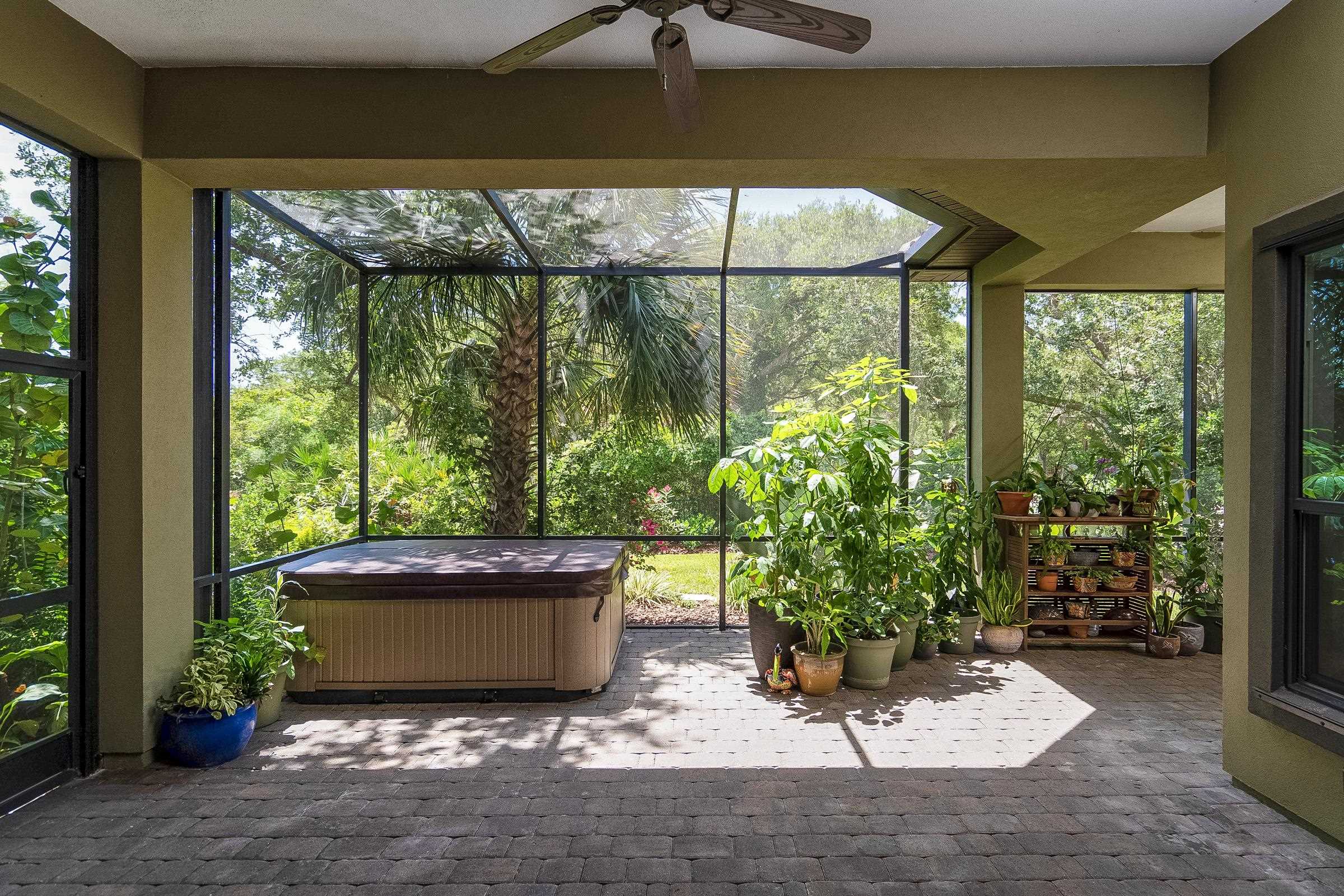 Image 33 of 58 For 300 La Crescenta Drive S