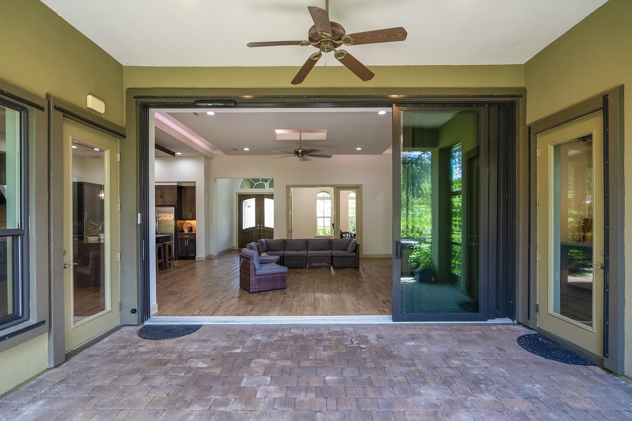 Image 34 of 58 For 300 La Crescenta Drive S