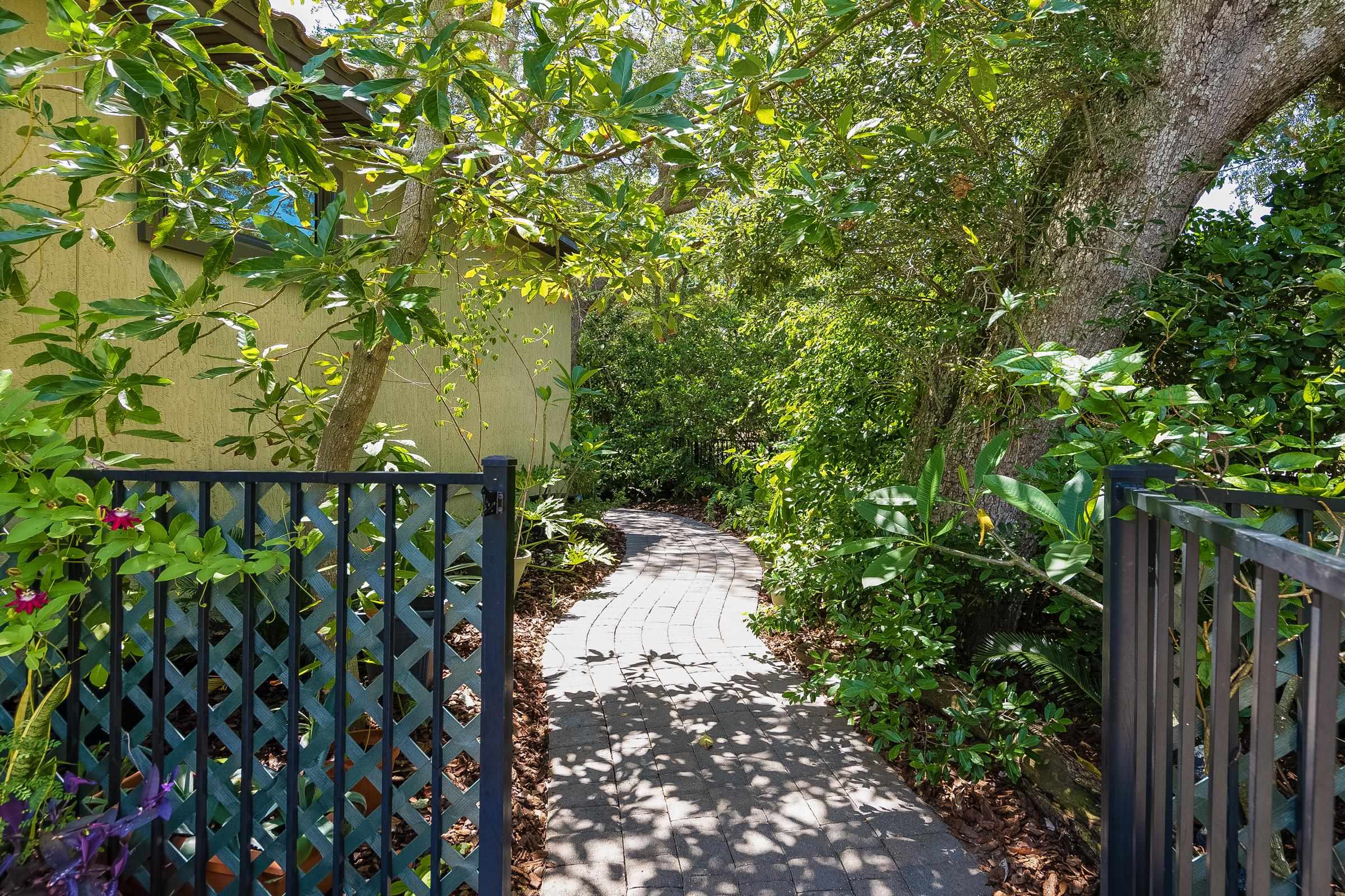 Image 36 of 58 For 300 La Crescenta Drive S