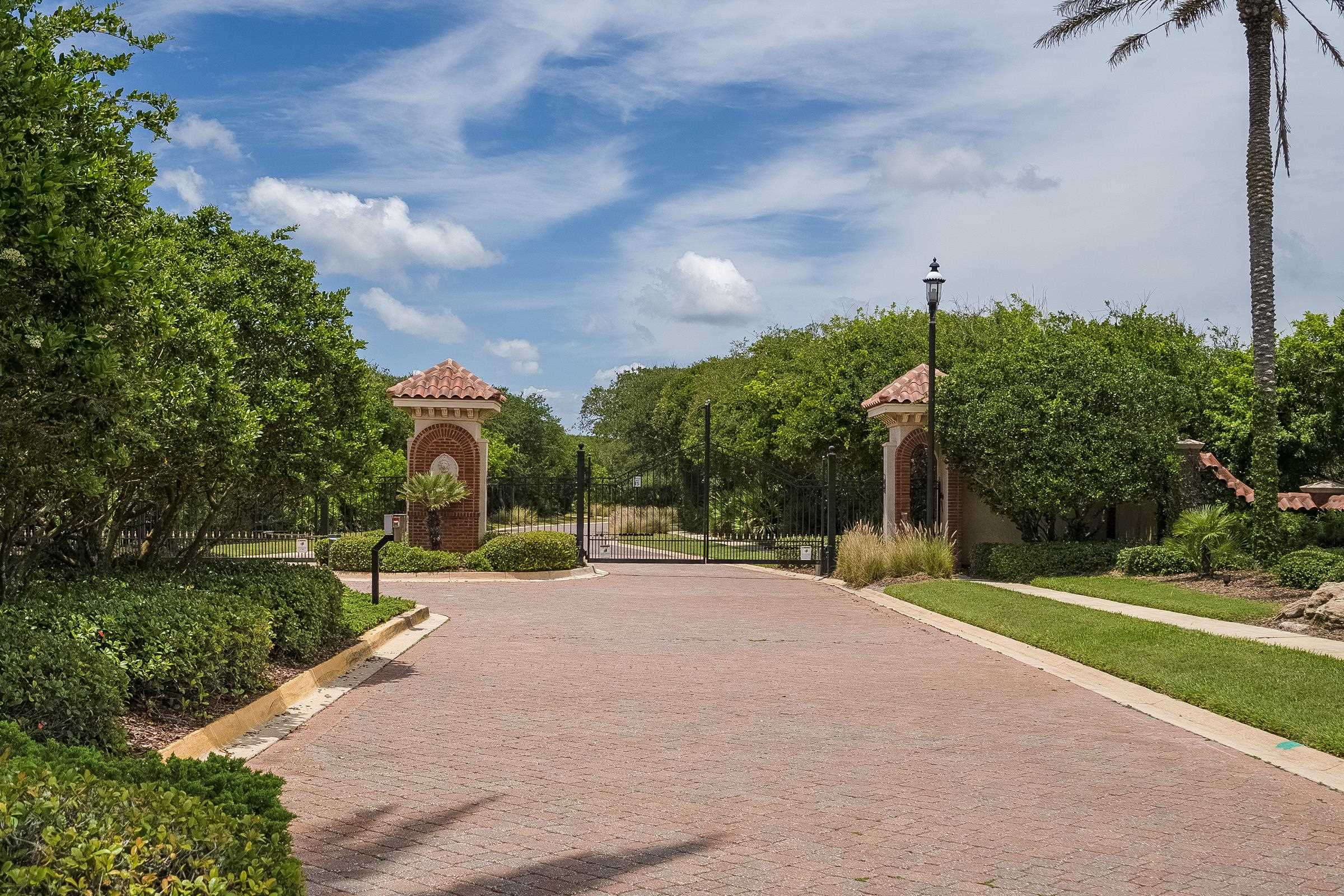 Image 52 of 58 For 300 La Crescenta Drive S