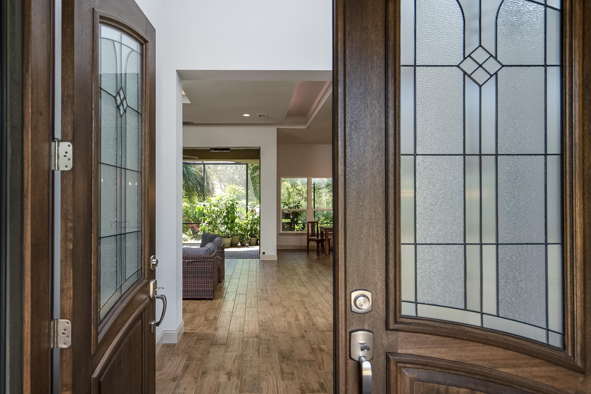 Image 7 of 58 For 300 La Crescenta Drive S