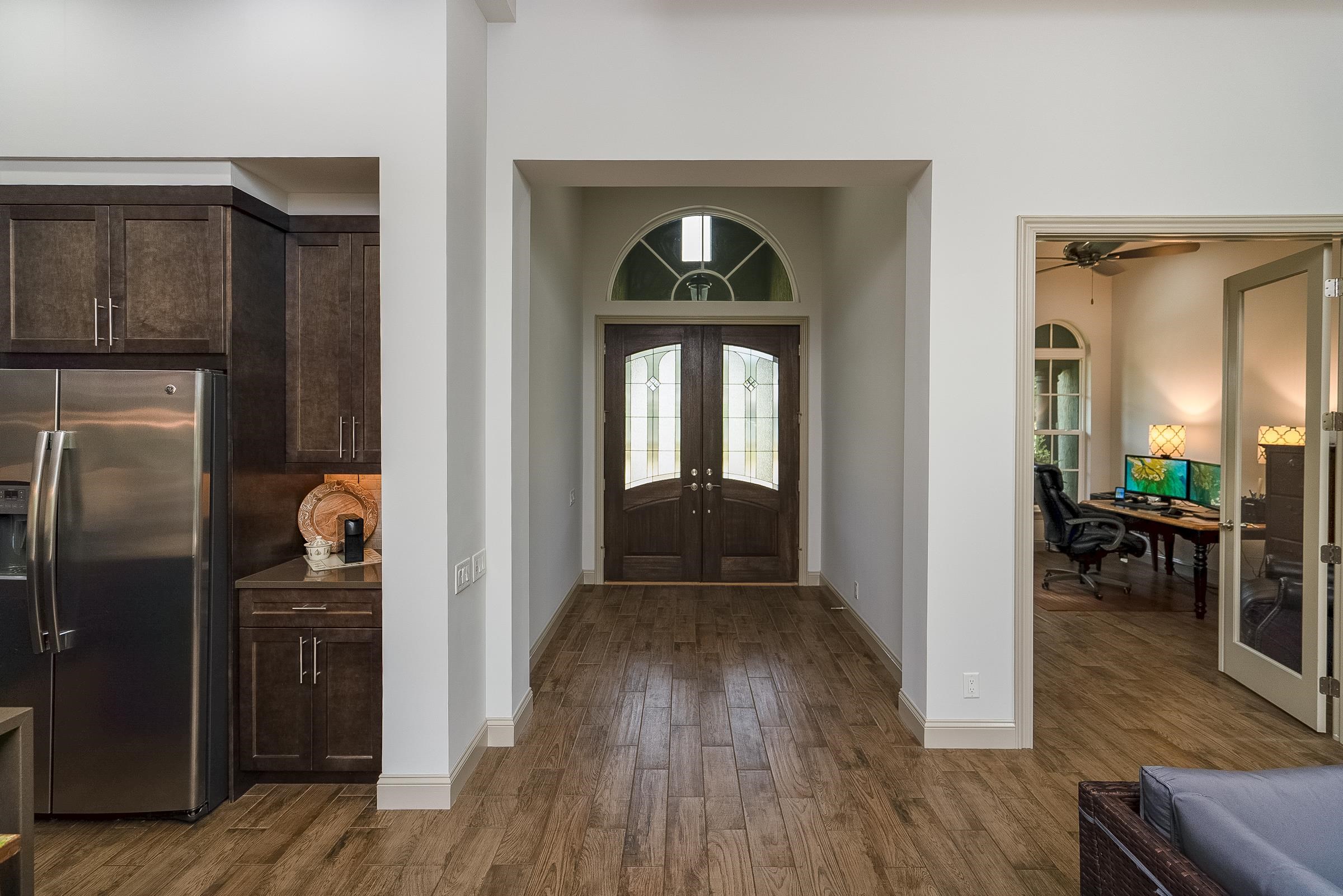 Image 9 of 58 For 300 La Crescenta Drive S