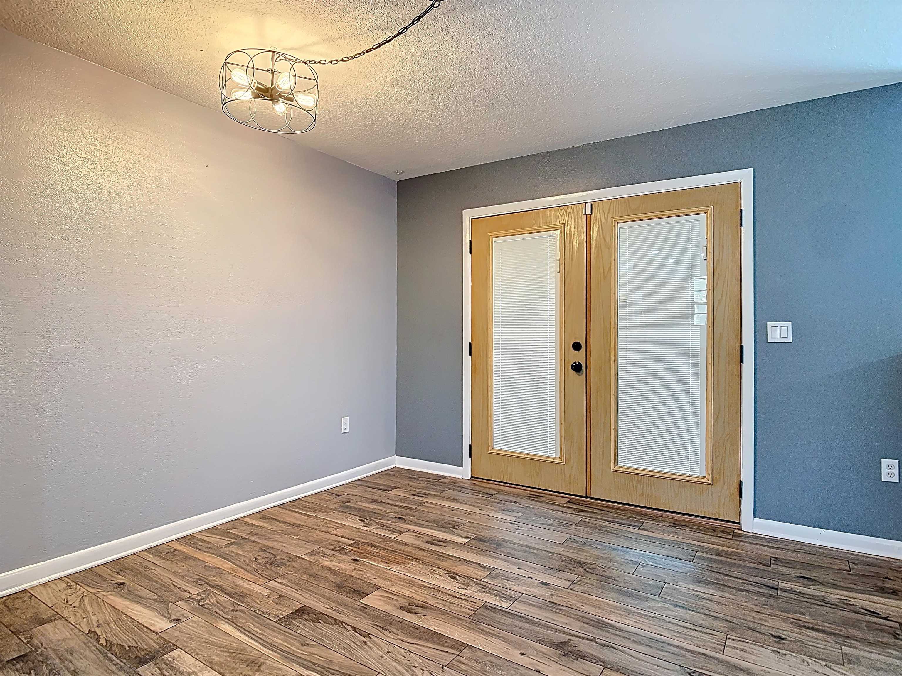 Image 27 of 85 For 327 Union Ave