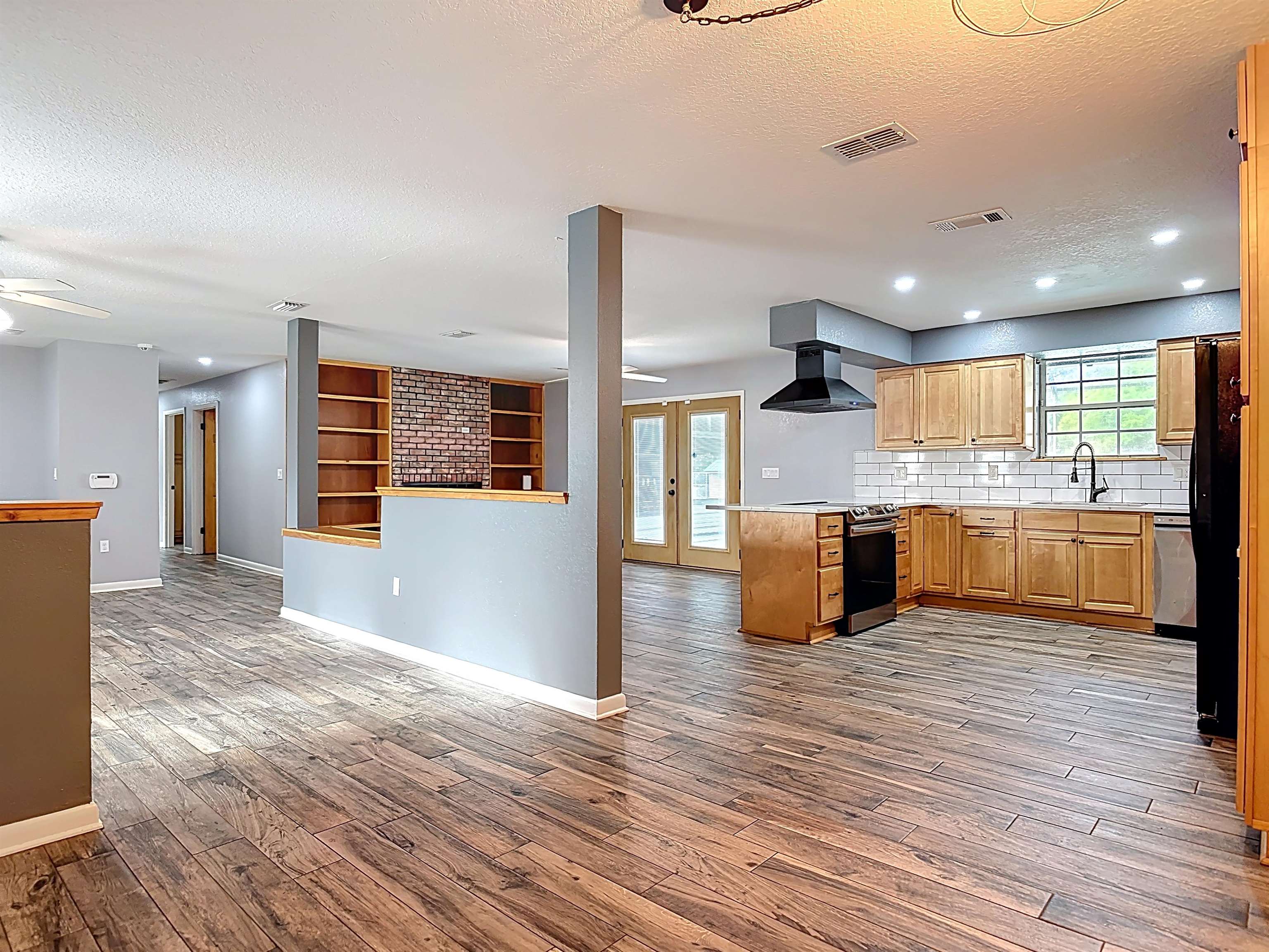 Image 28 of 85 For 327 Union Ave