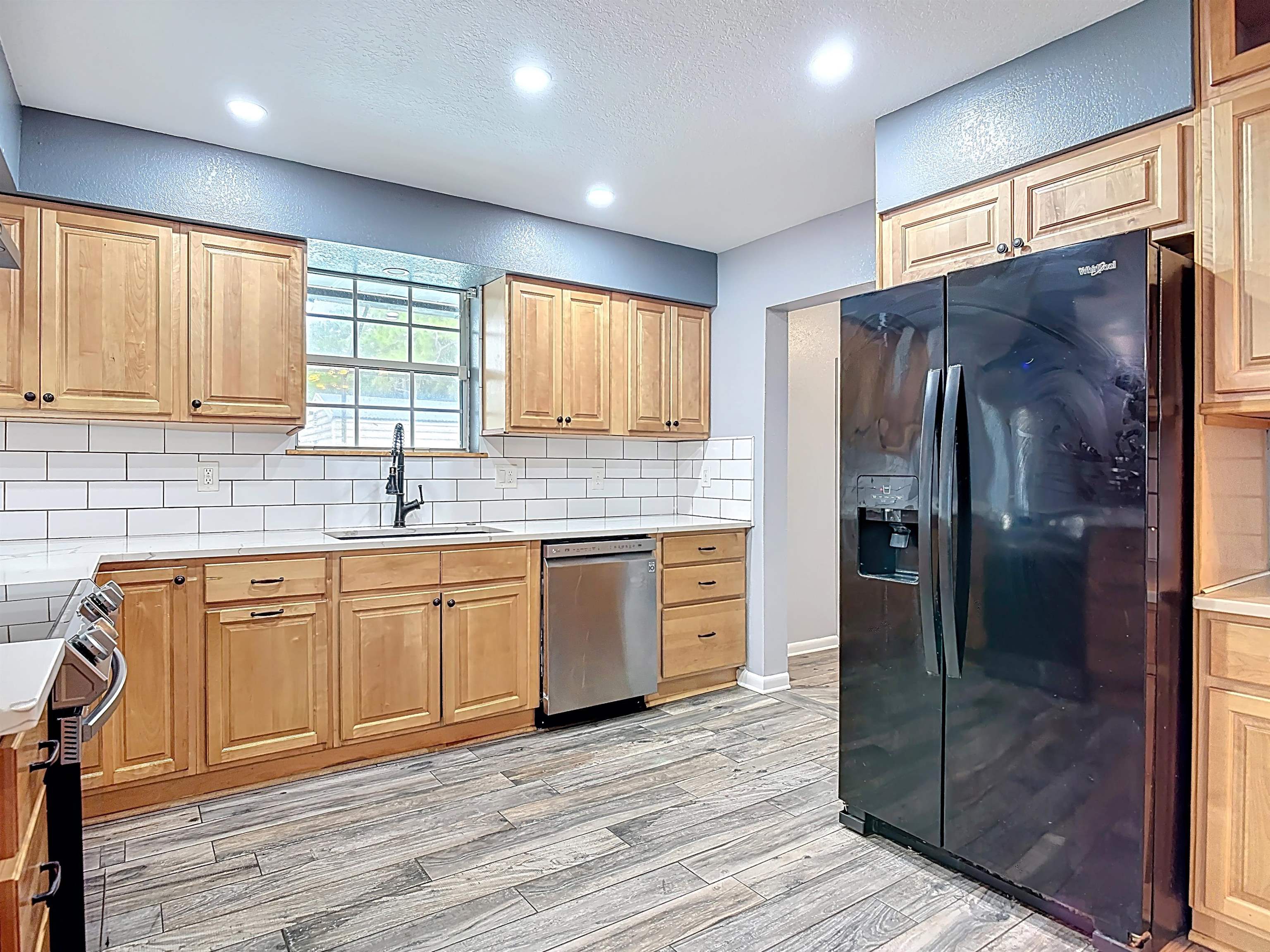 Image 29 of 85 For 327 Union Ave