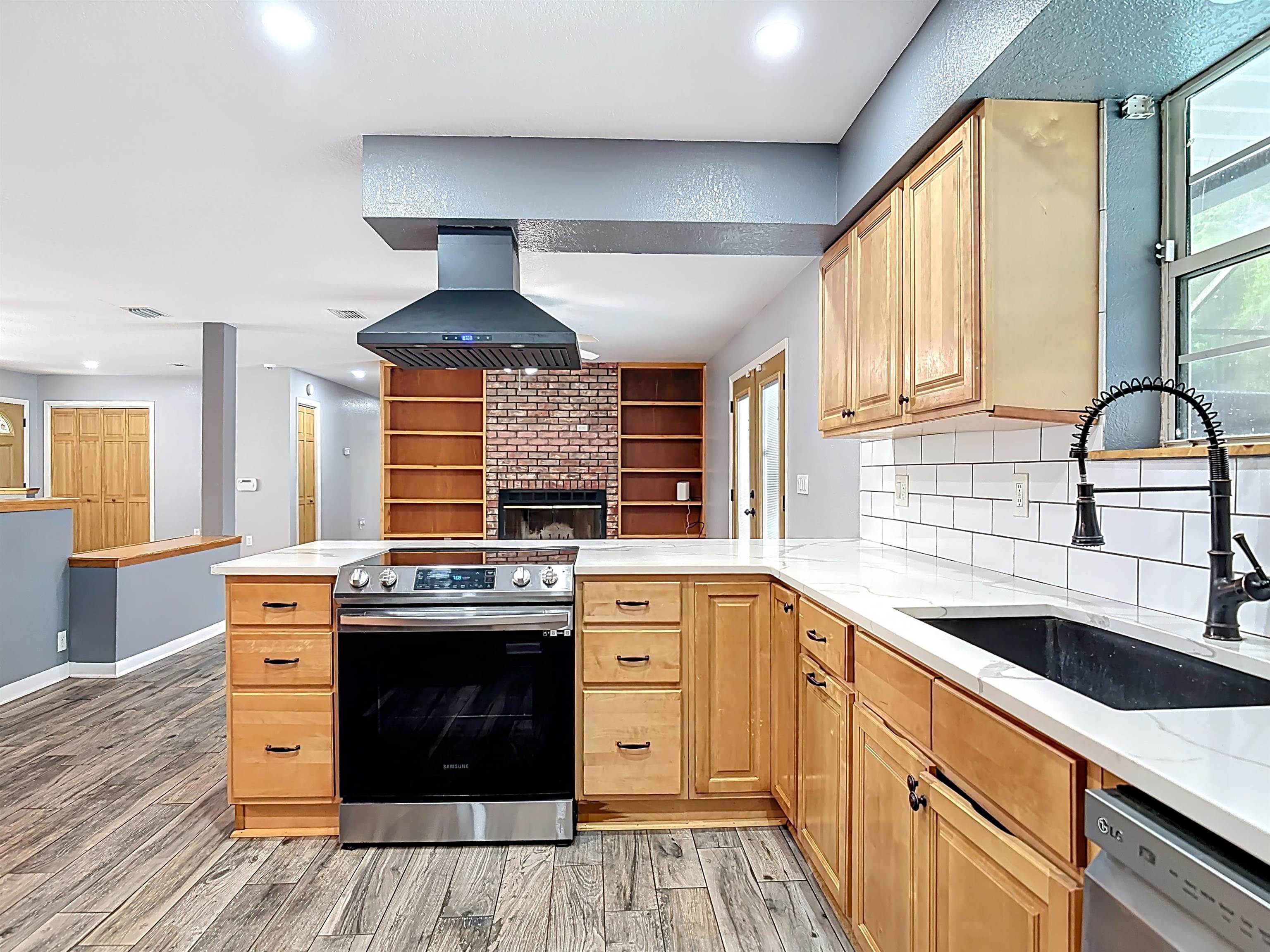 Image 32 of 85 For 327 Union Ave