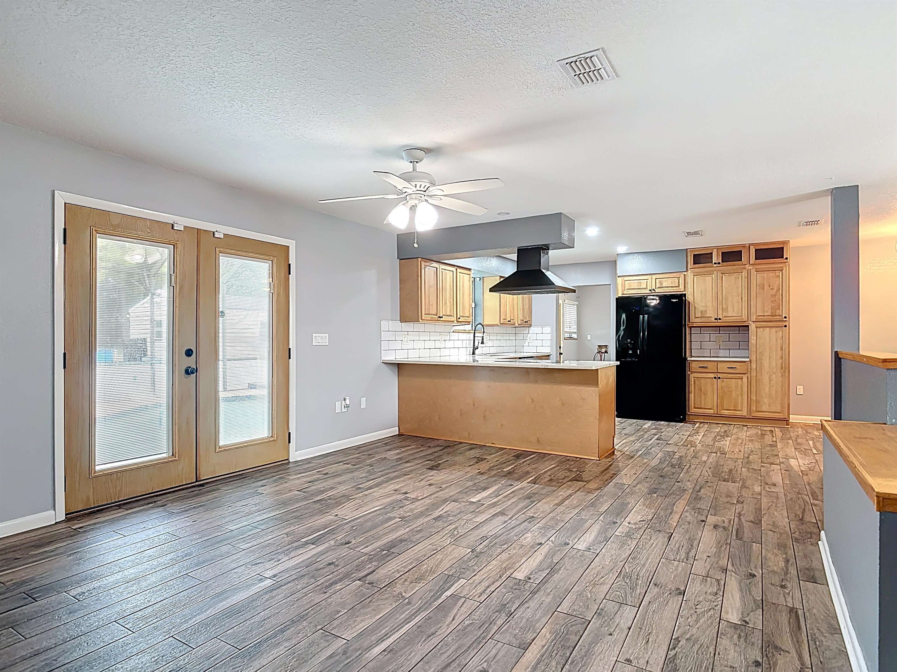 Image 35 of 85 For 327 Union Ave