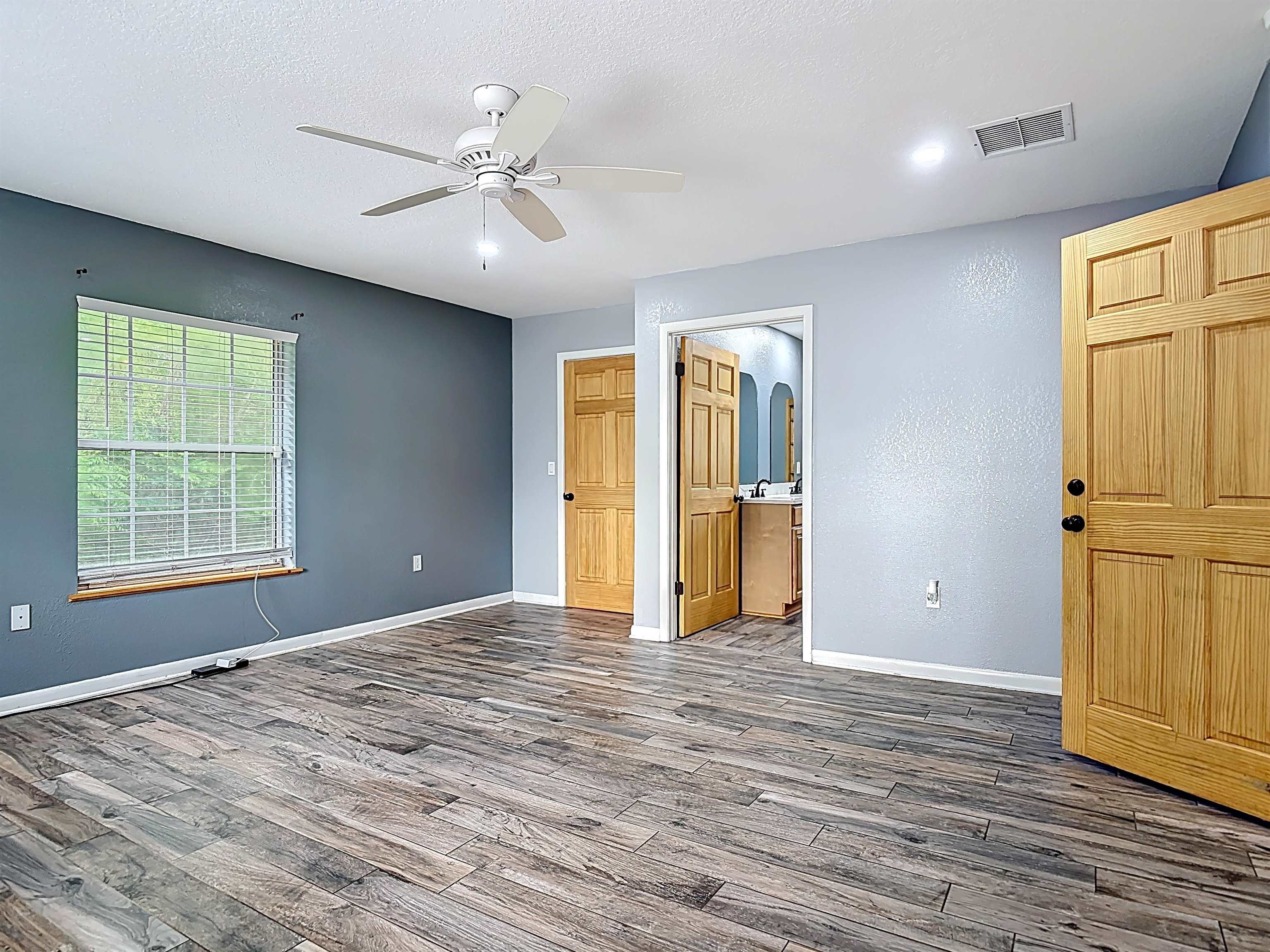 Image 38 of 85 For 327 Union Ave