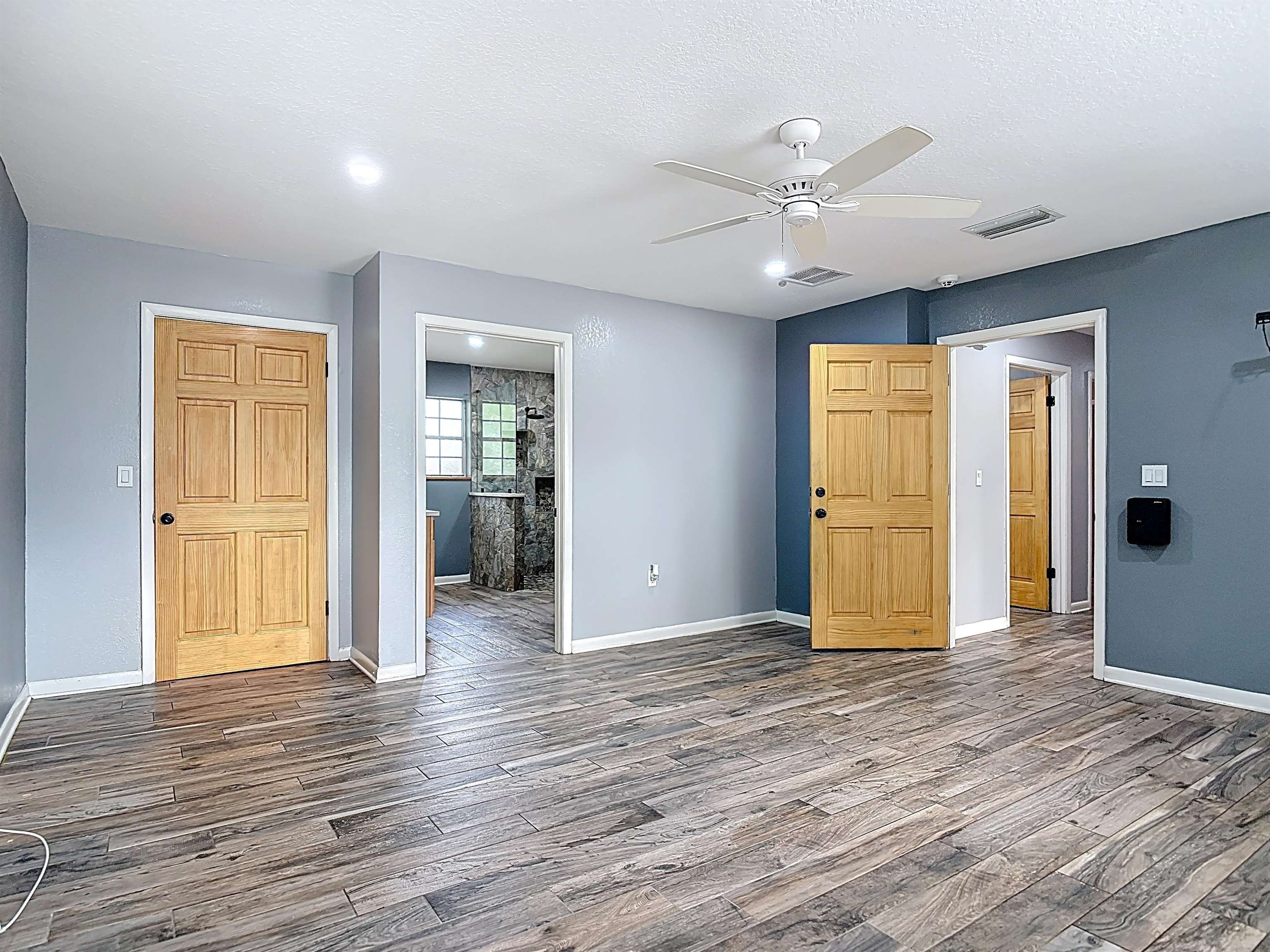 Image 39 of 85 For 327 Union Ave