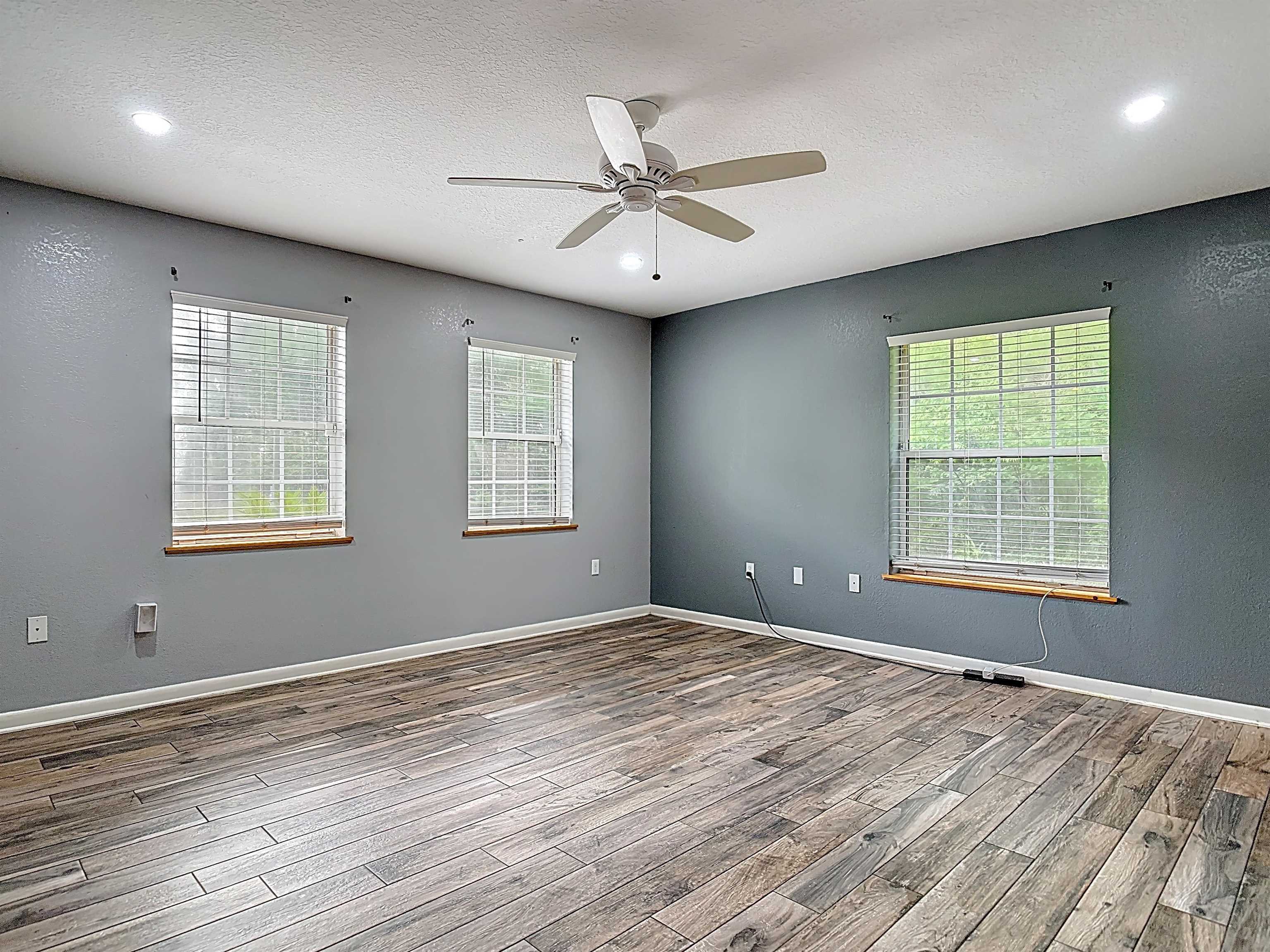 Image 41 of 85 For 327 Union Ave