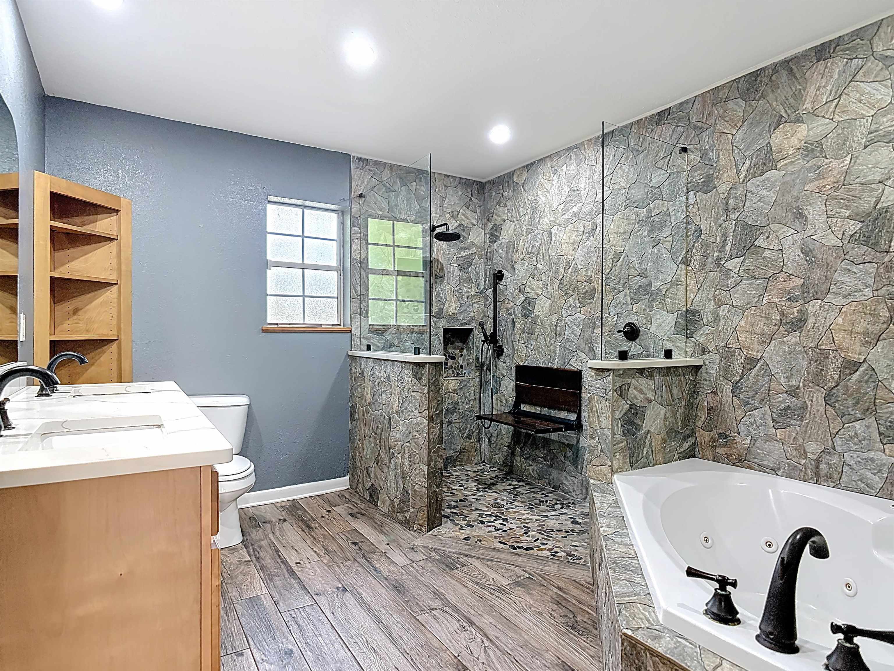 Image 43 of 85 For 327 Union Ave